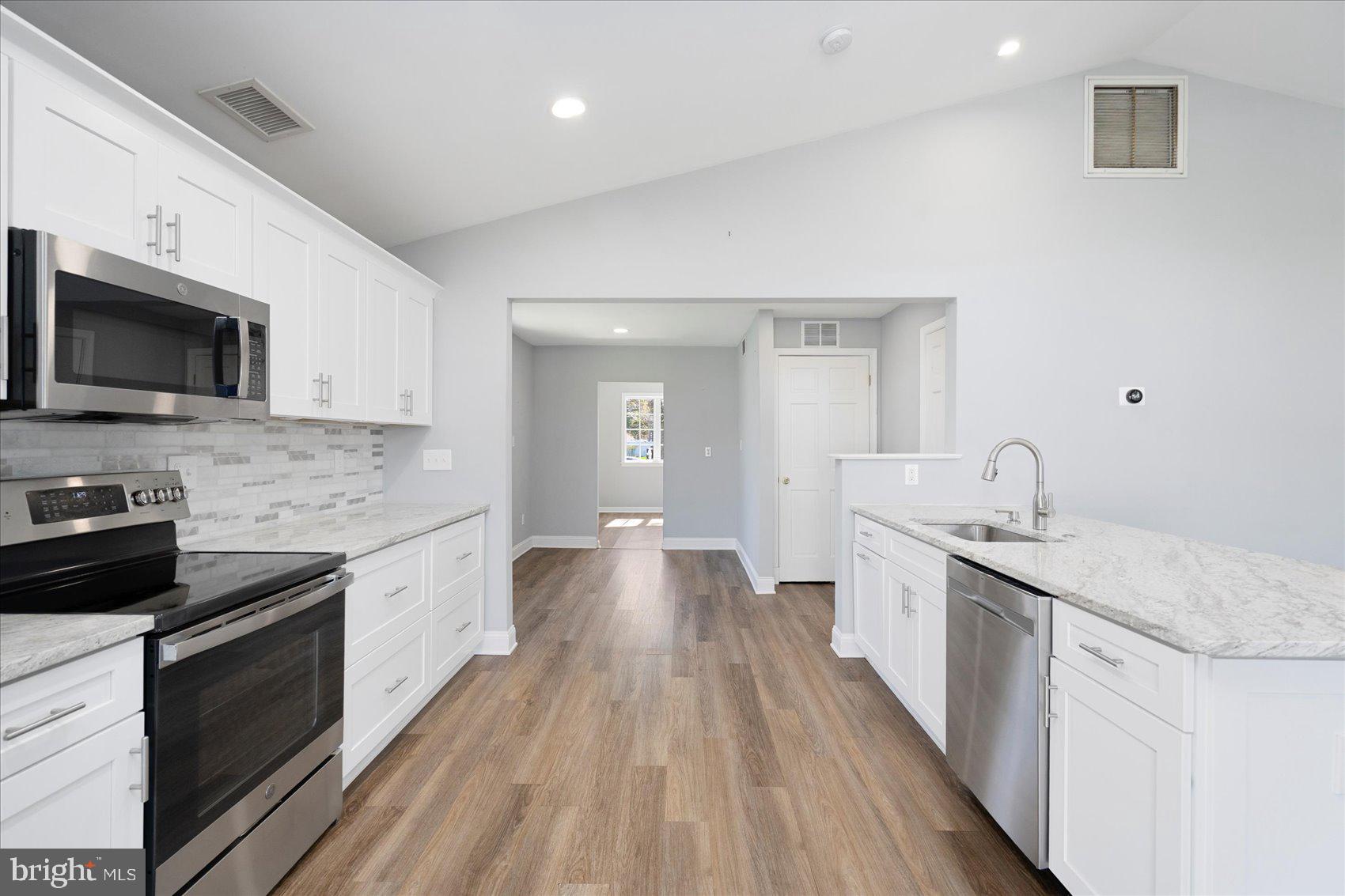 OLIVER BEACH - Residential