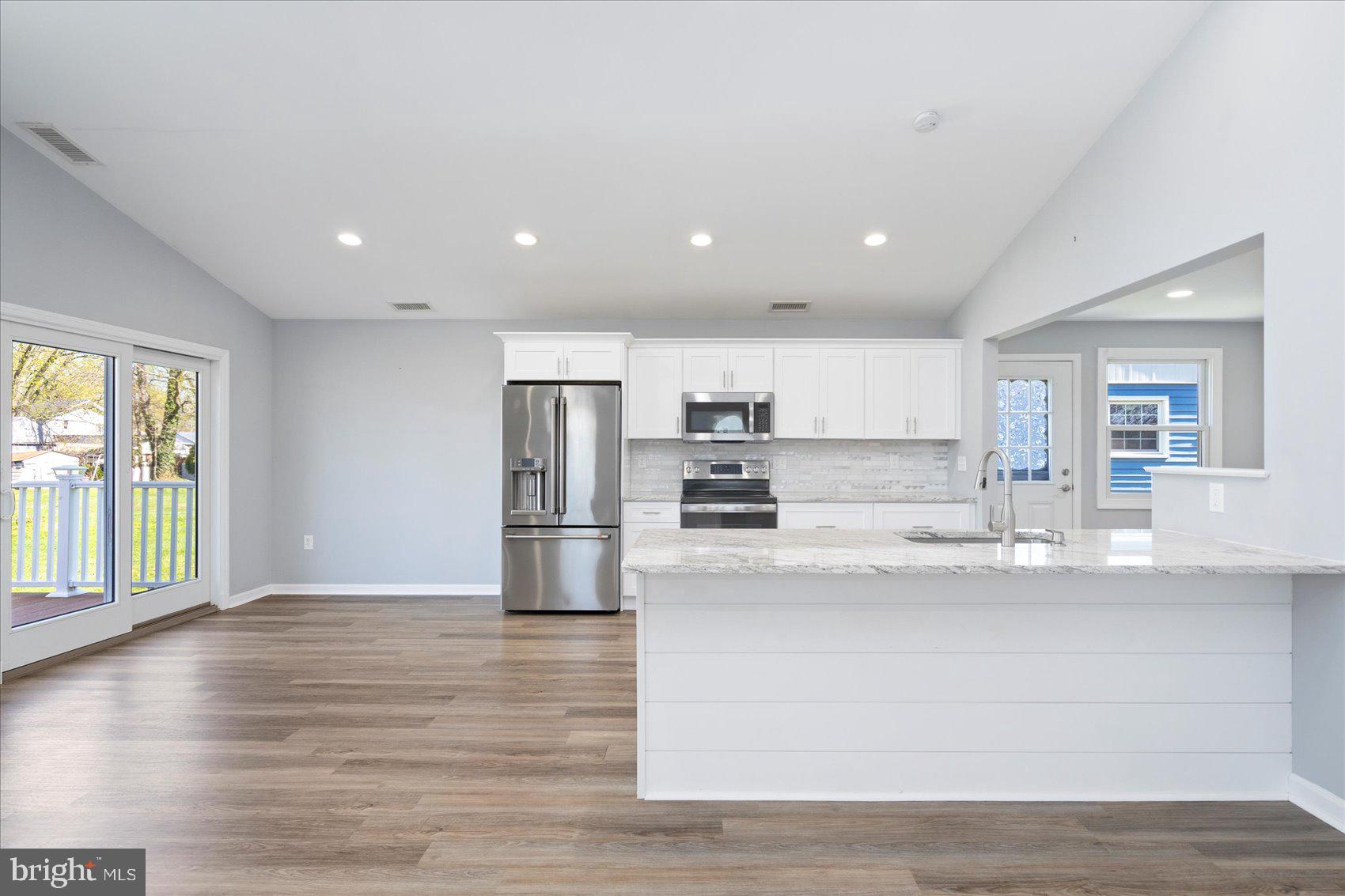 OLIVER BEACH - Residential
