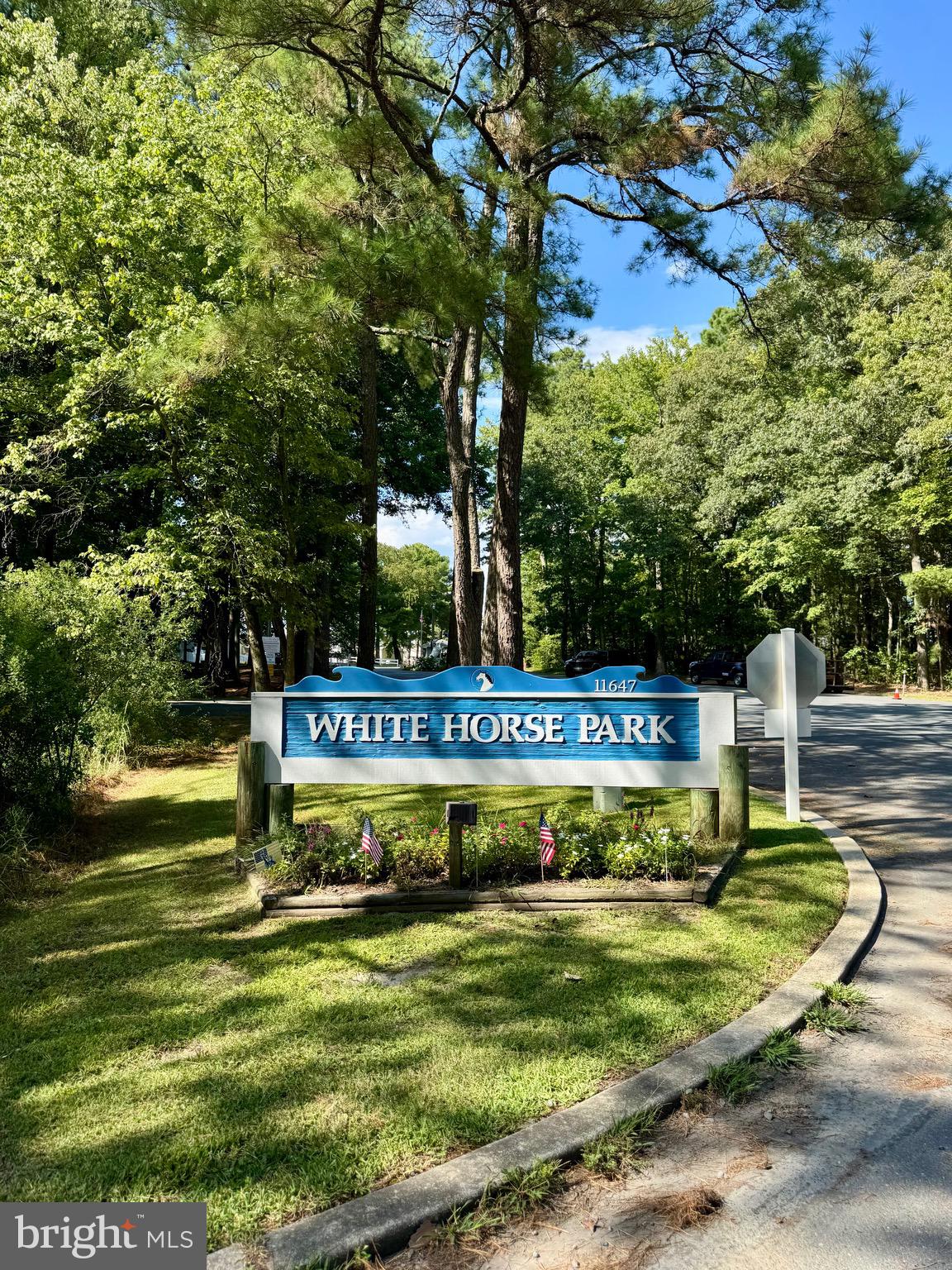 WHITE HORSE PARK II - Land