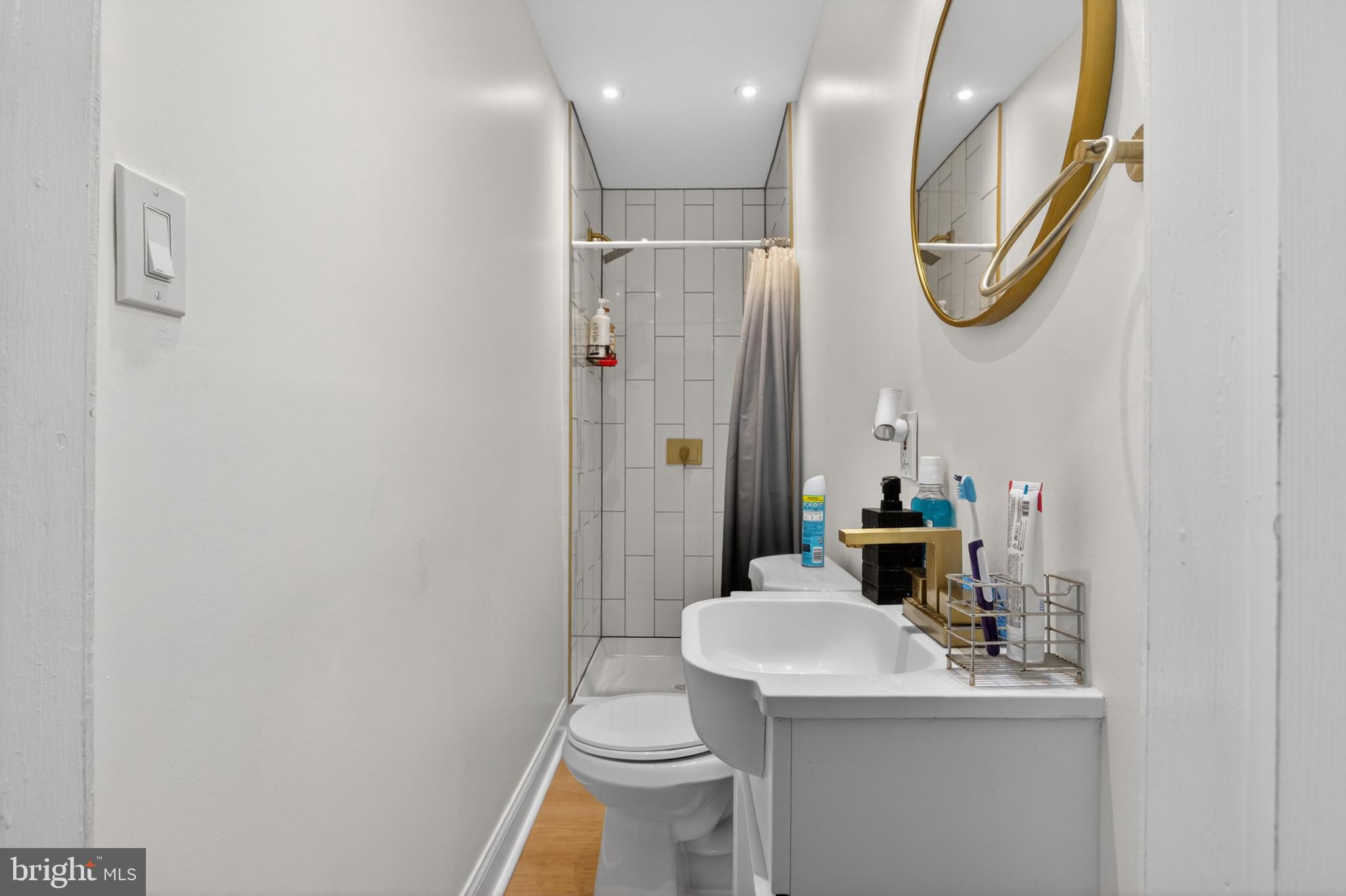 COLLINGSWOOD - Residential