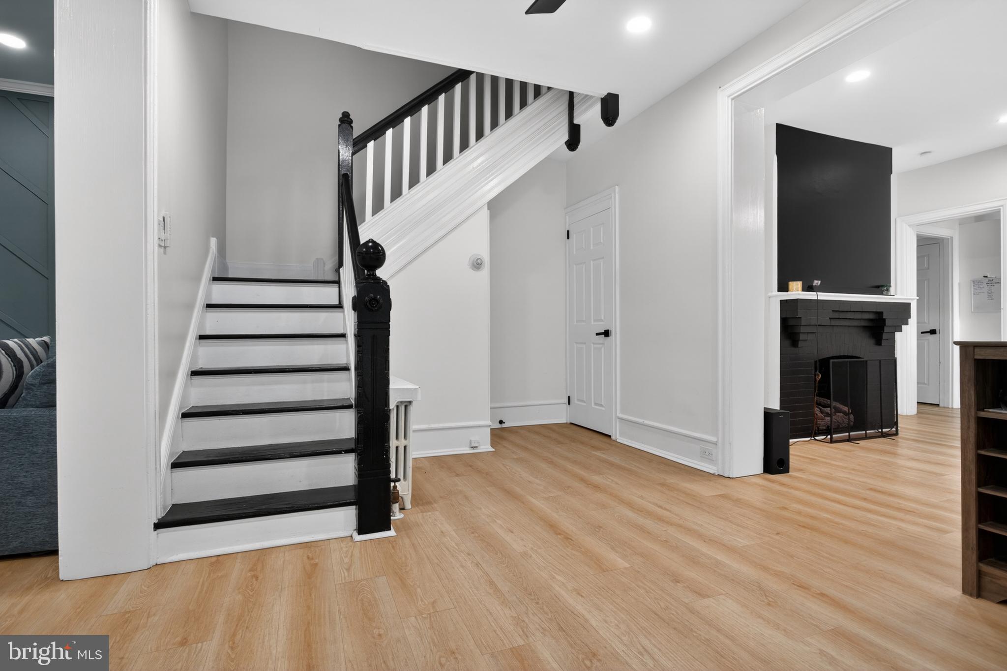 COLLINGSWOOD - Residential