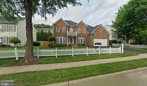Photo of 1942 Powells Landing Circle, WOODBRIDGE, VA 22191 (MLS # VAPW2124618)