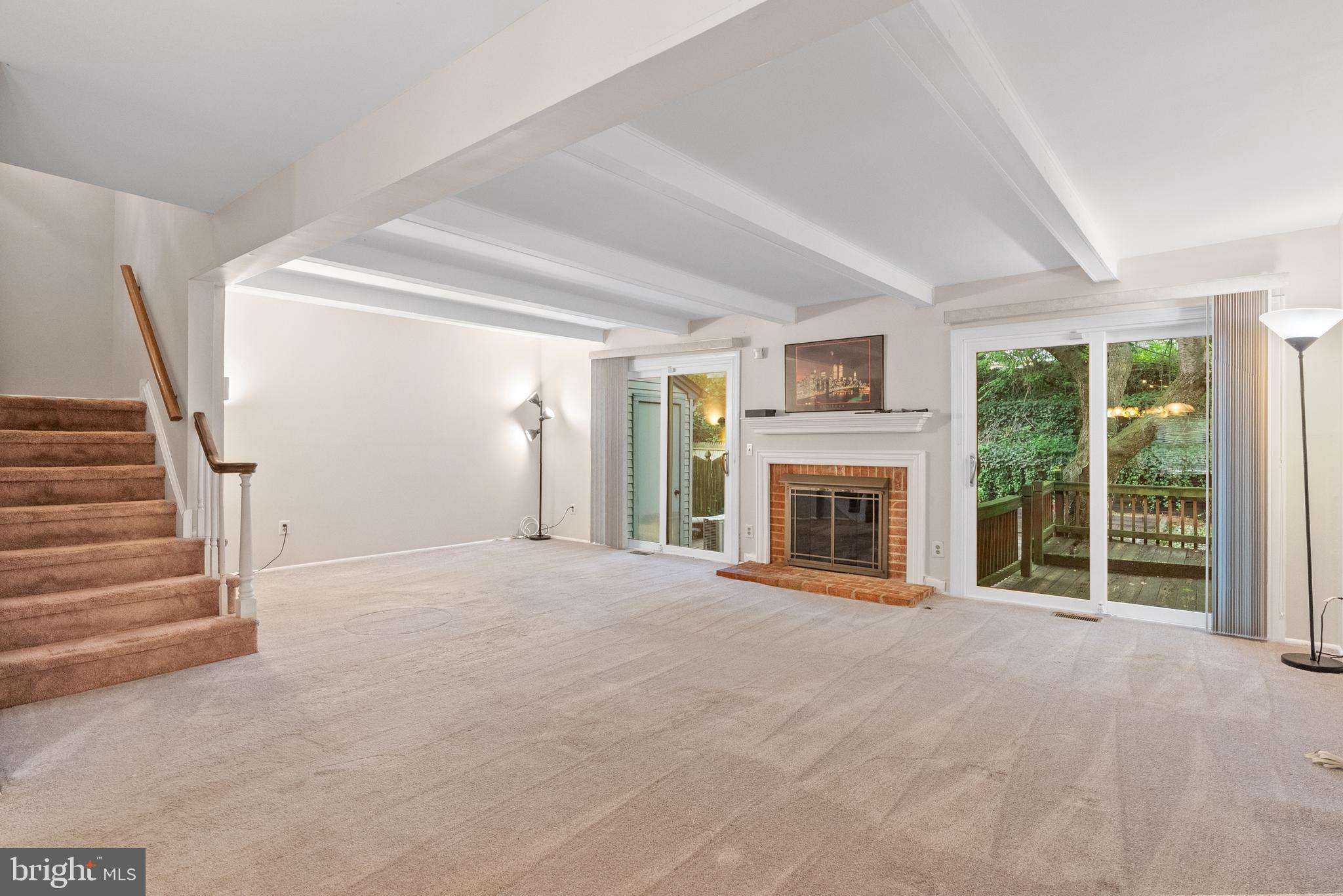 82 FARNWOOD ROAD