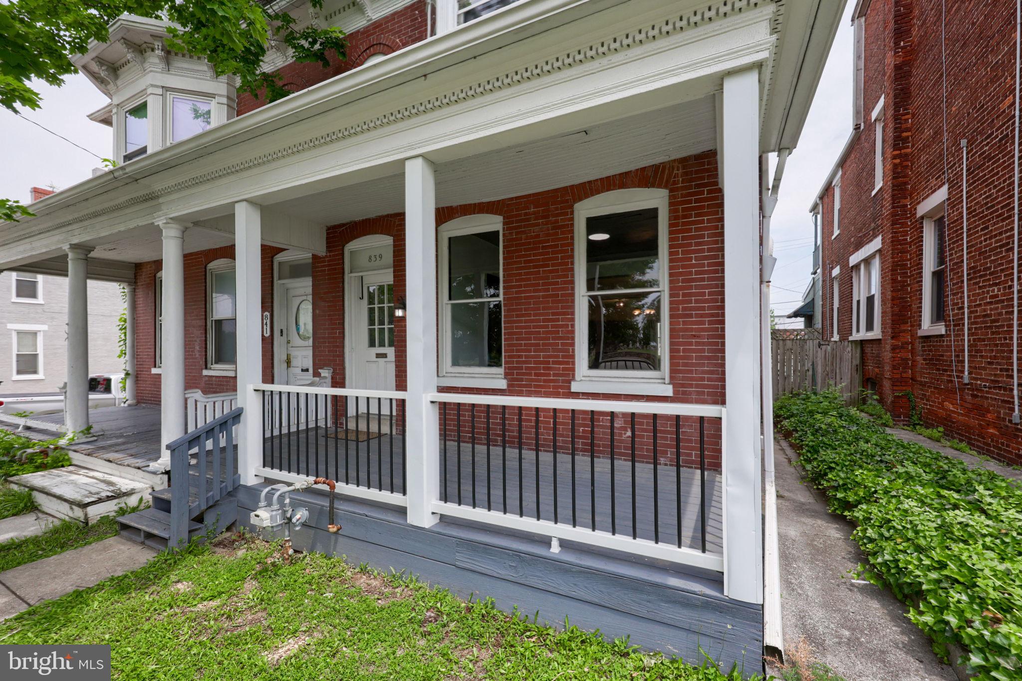 839 N GEORGE STREET