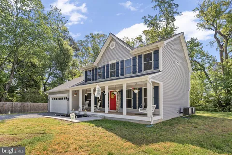 66 San Pedro Dr, Colonial Beach, VA 22443 - #: VAWE2011104