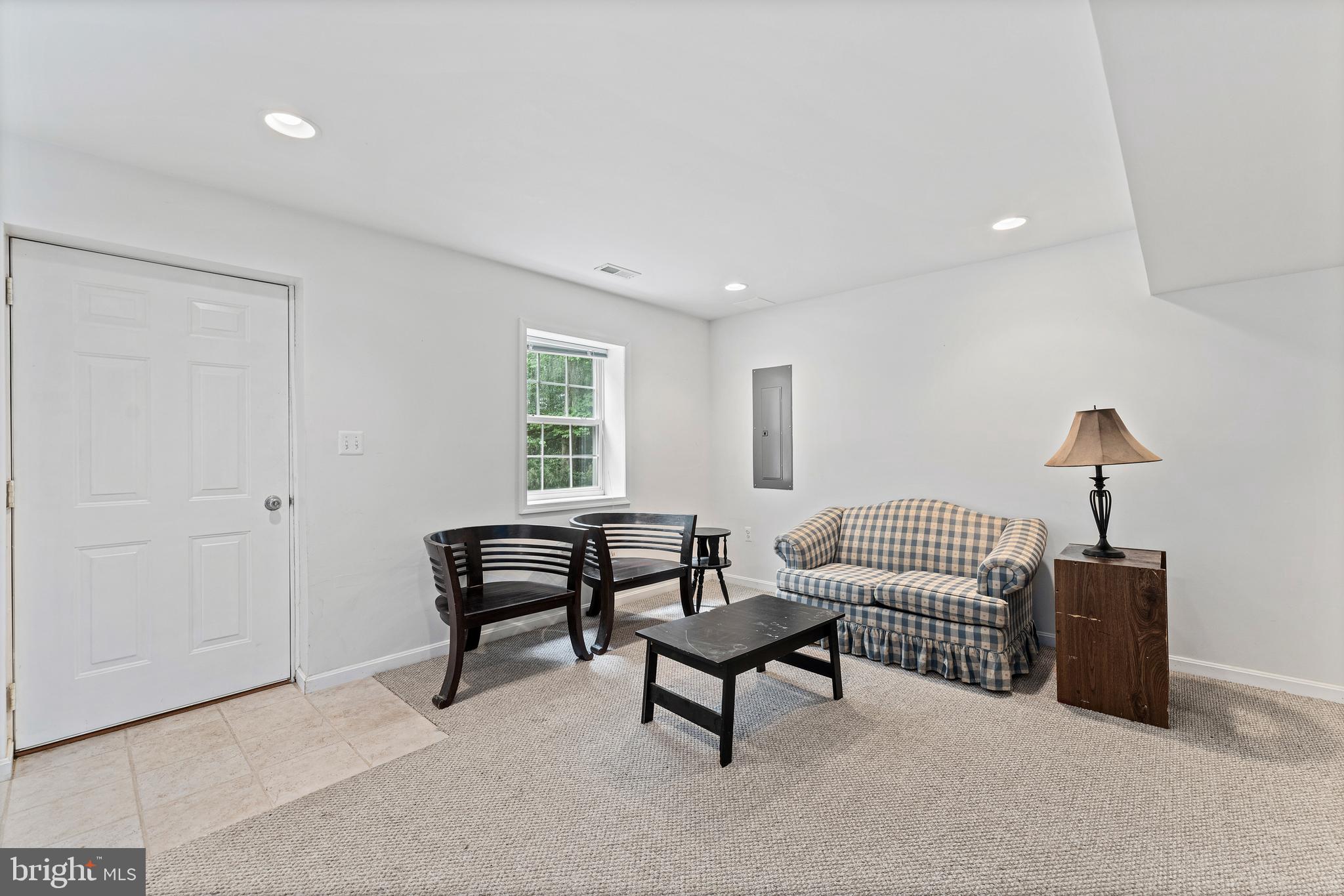 PRESIDENTIAL LAKES - Residential