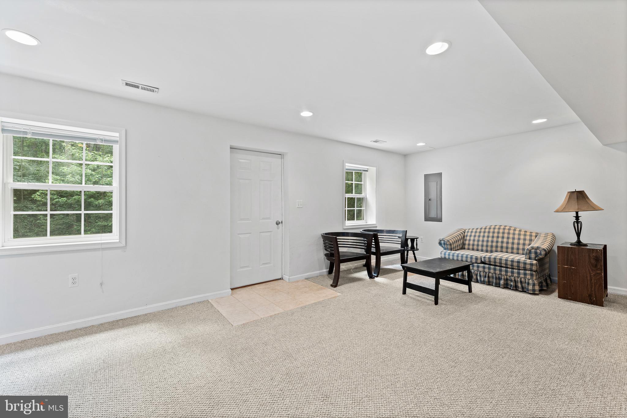 PRESIDENTIAL LAKES - Residential