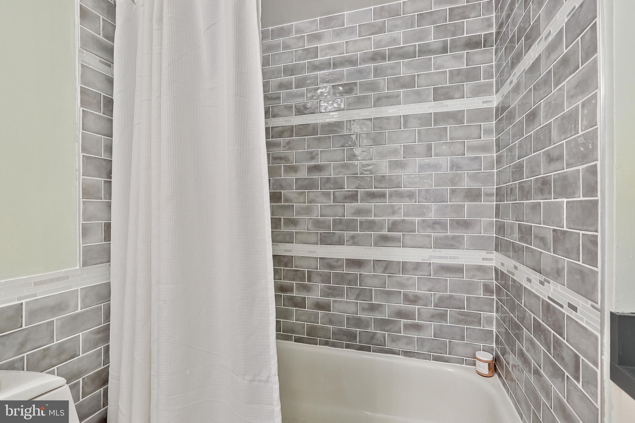 HARBOR EAST - Residential