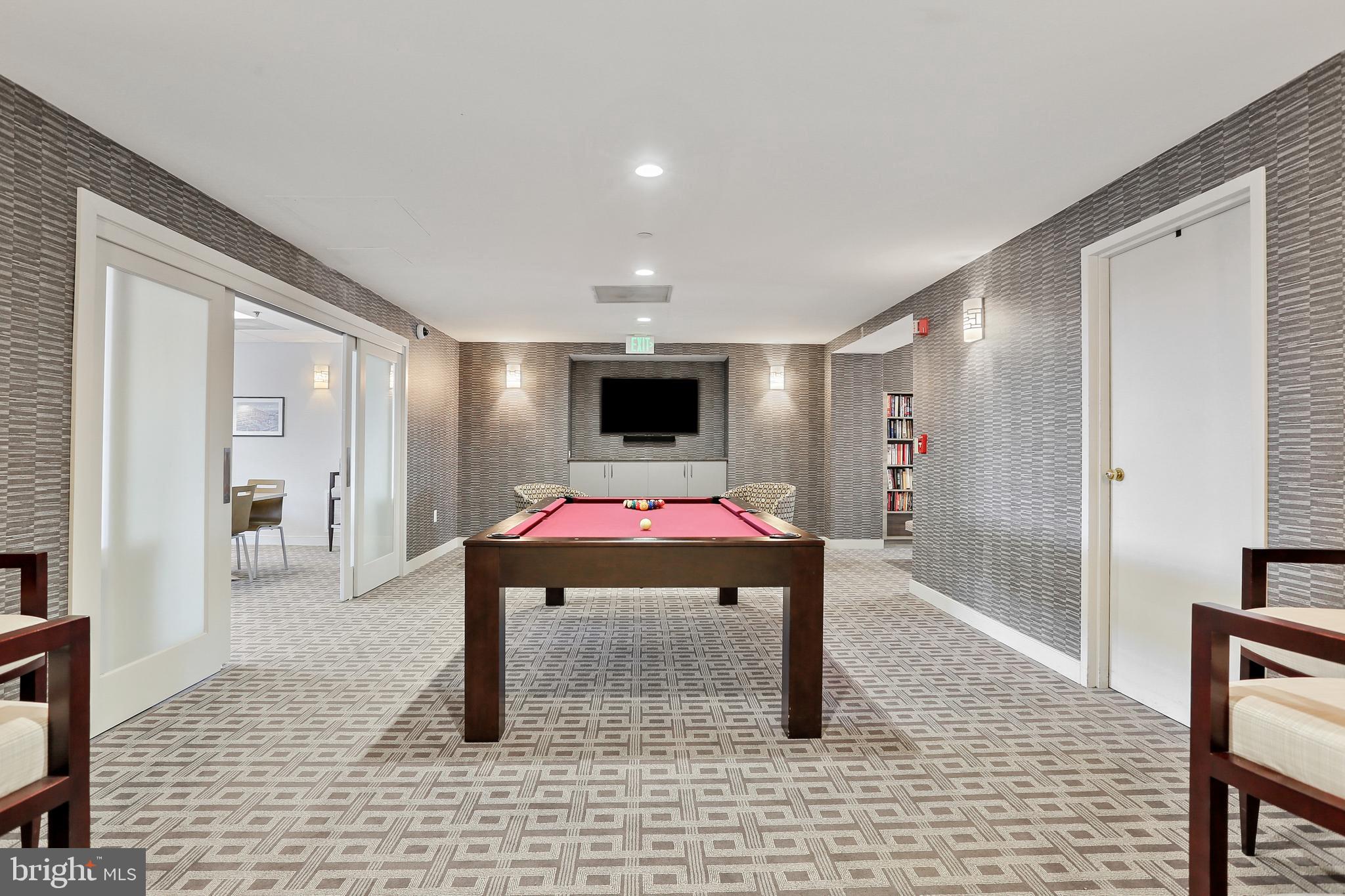 HARBOR EAST - Residential