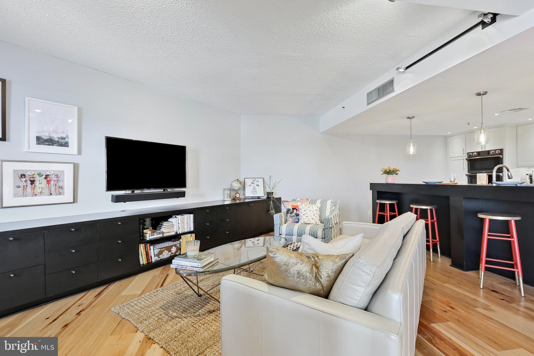 HARBOR EAST - Residential