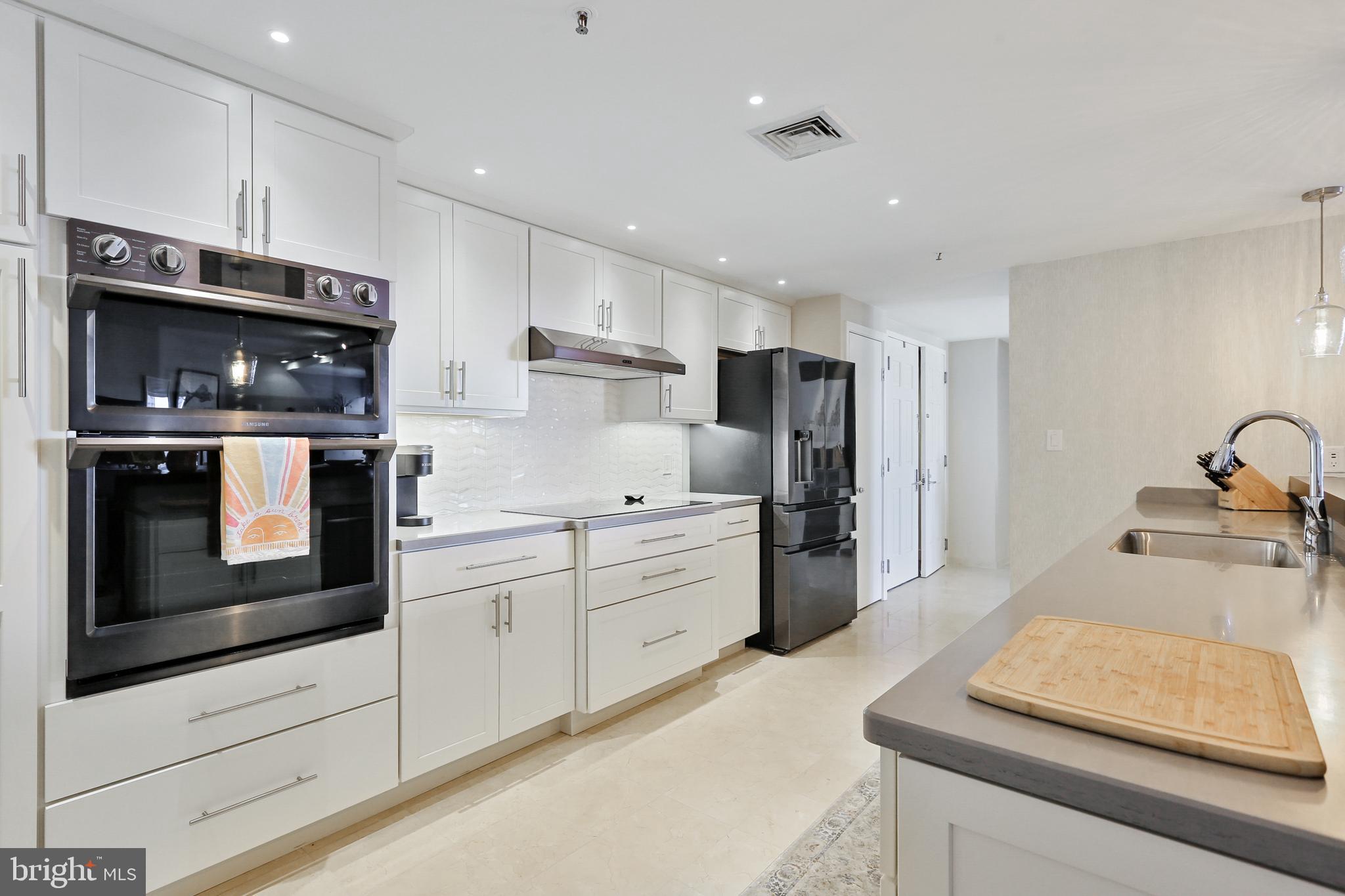 HARBOR EAST - Residential