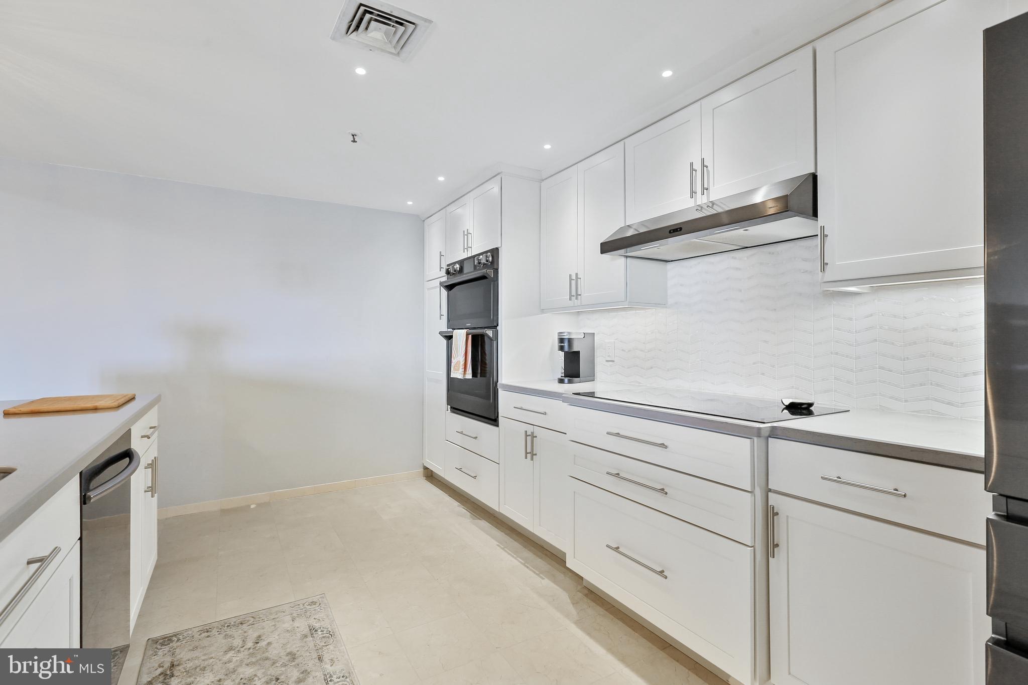 HARBOR EAST - Residential