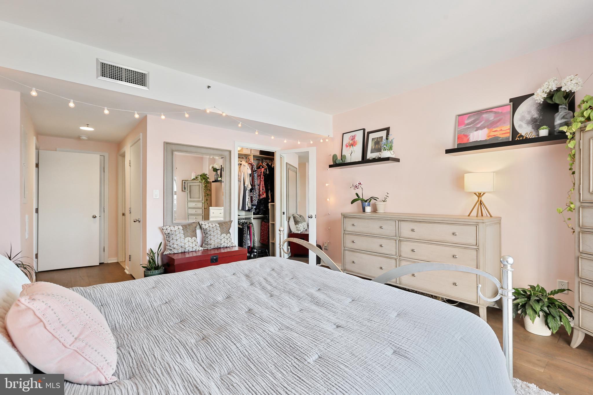 HARBOR EAST - Residential