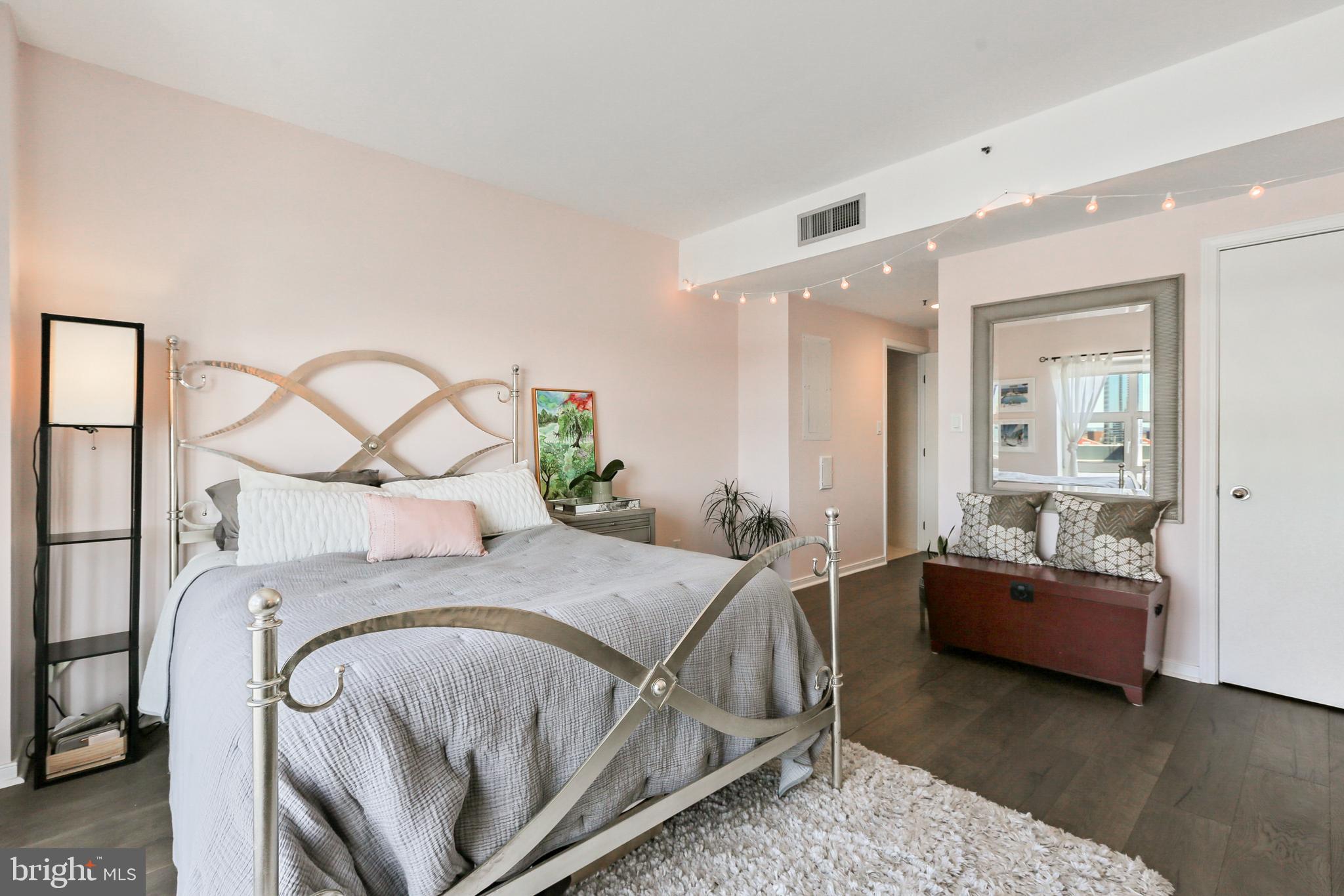 HARBOR EAST - Residential