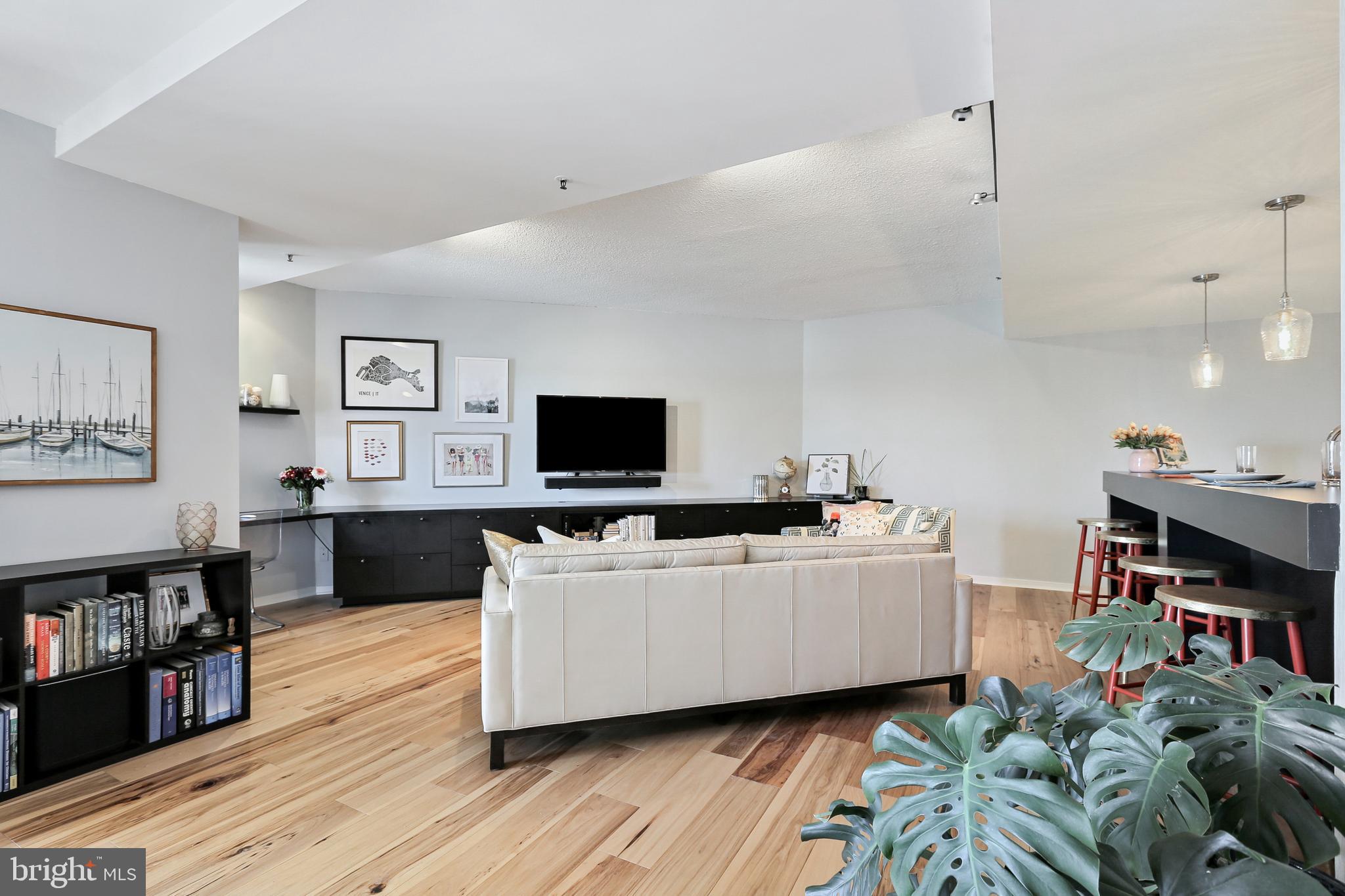 HARBOR EAST - Residential