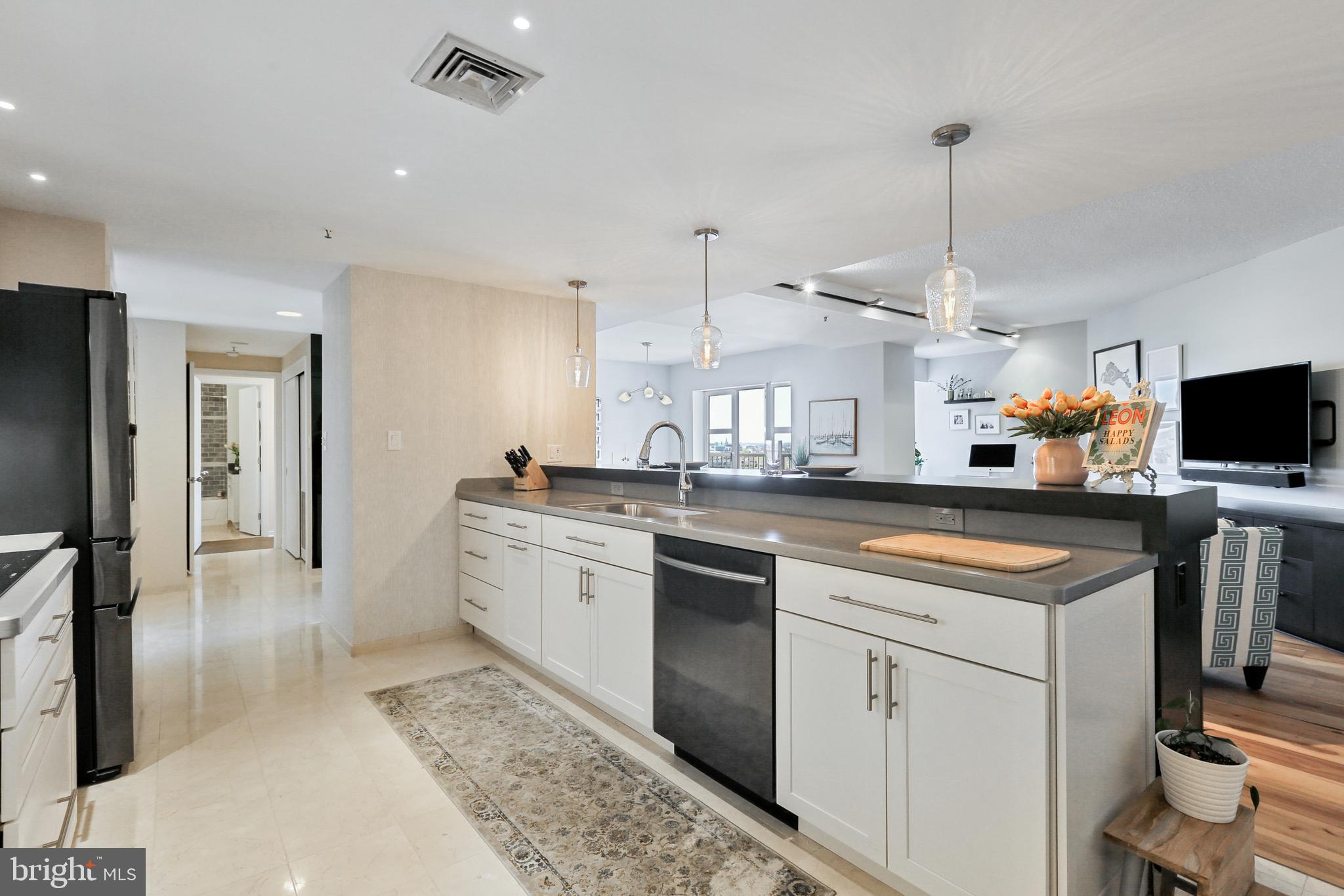 HARBOR EAST - Residential