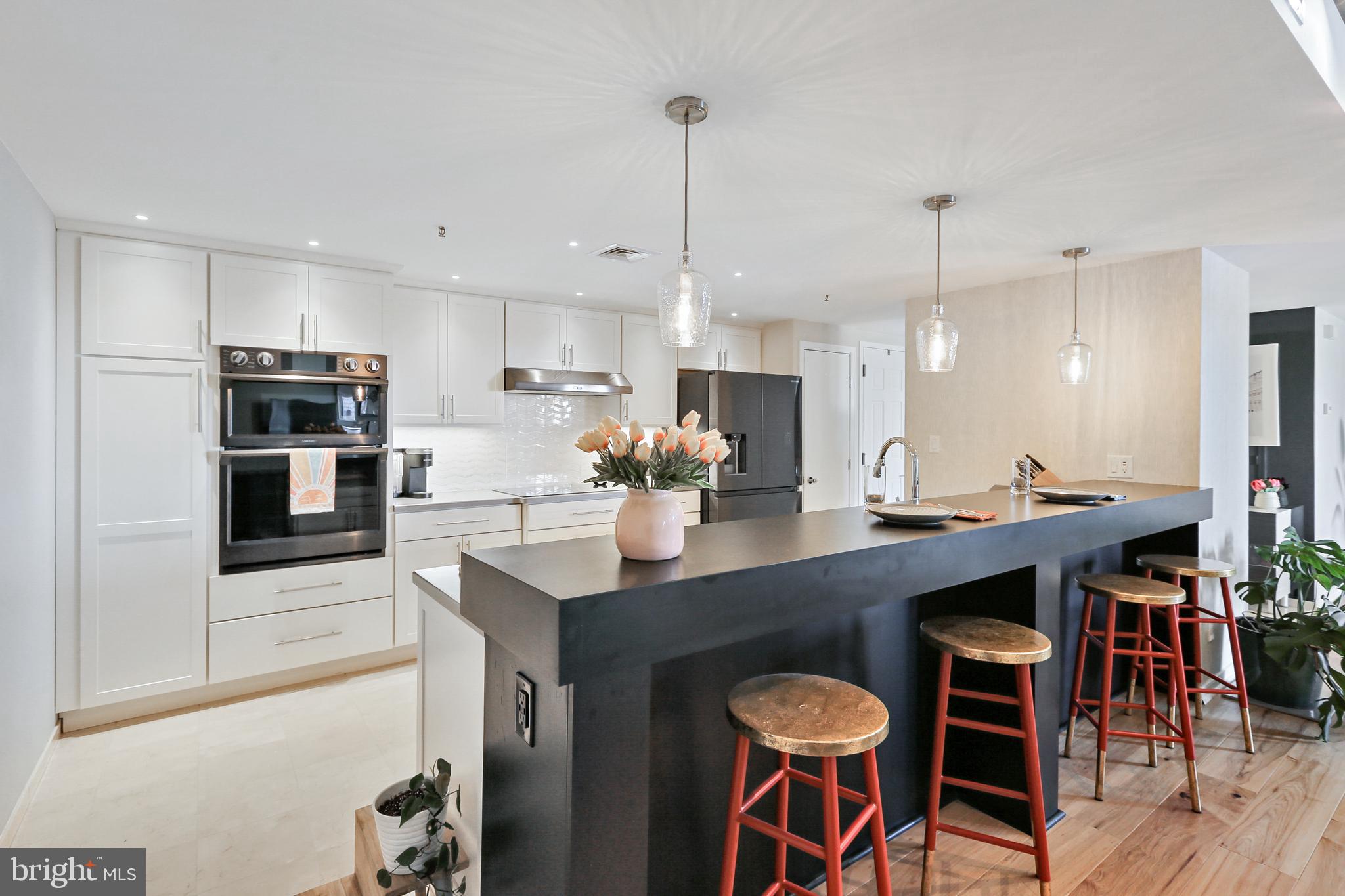 HARBOR EAST - Residential