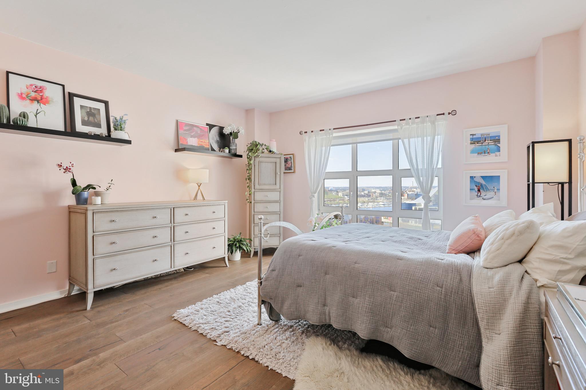 HARBOR EAST - Residential