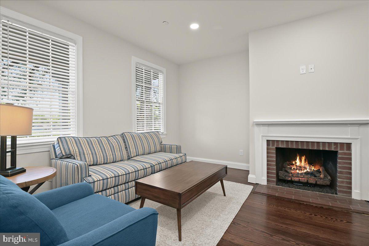 EASTON - Residential