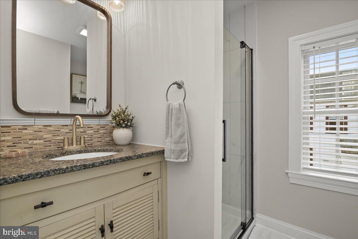 EASTON - Residential