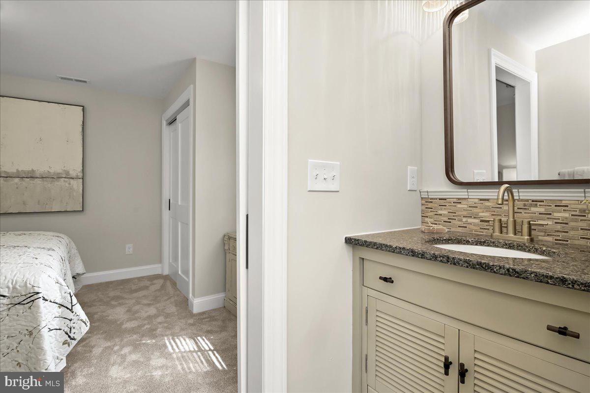 EASTON - Residential