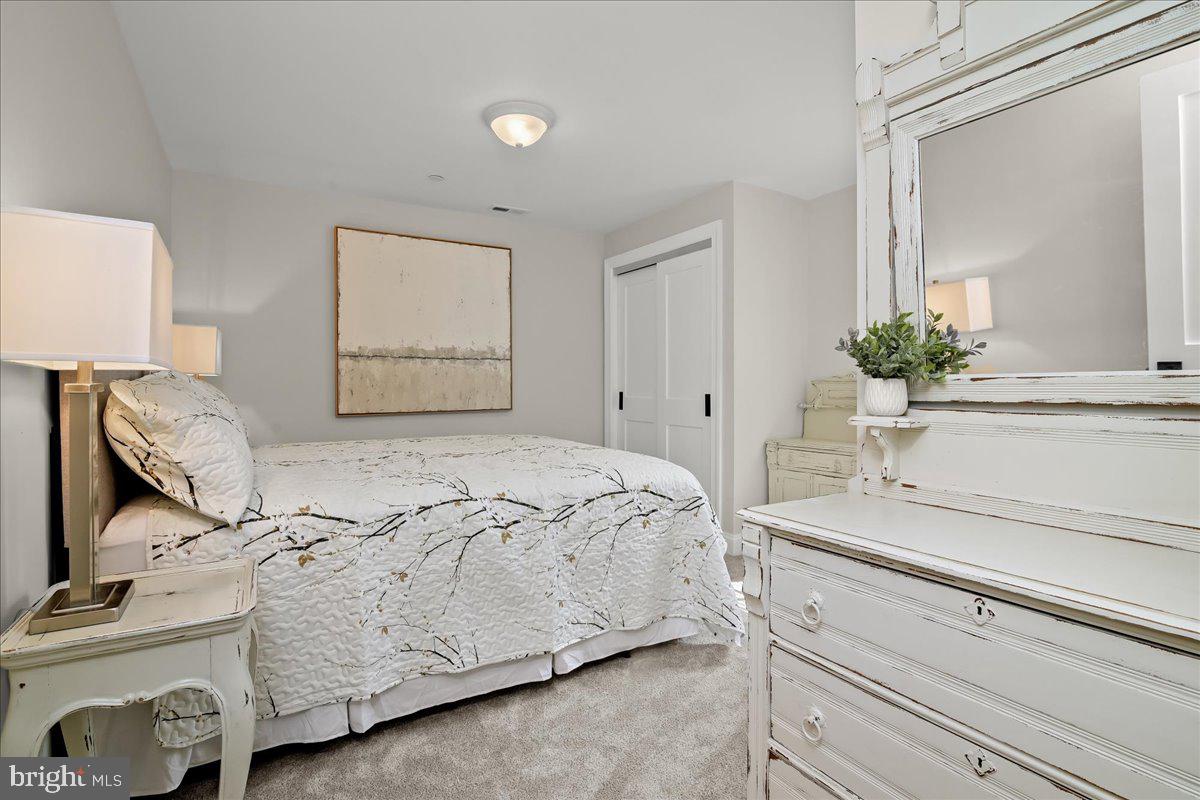 EASTON - Residential