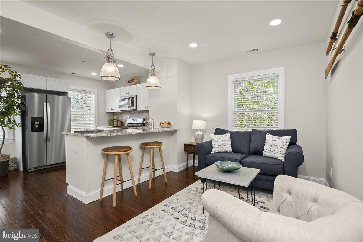 EASTON - Residential