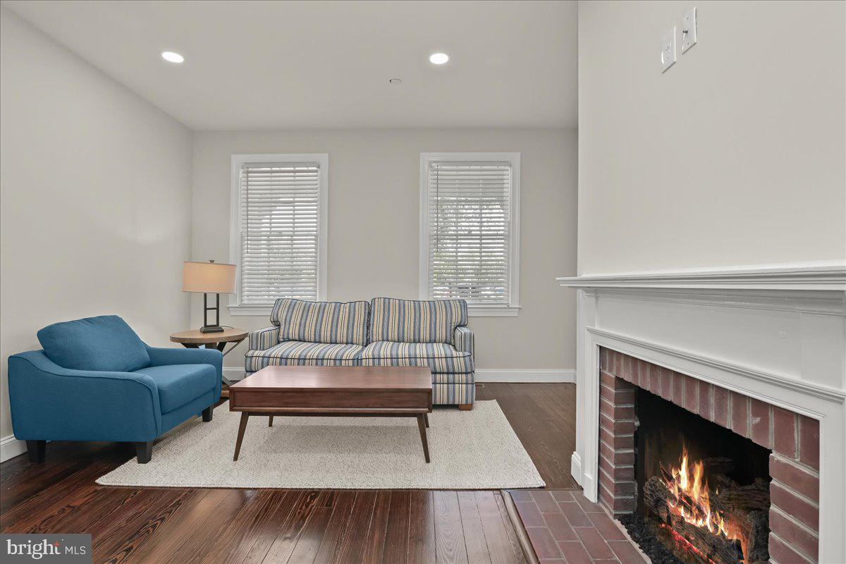 EASTON - Residential