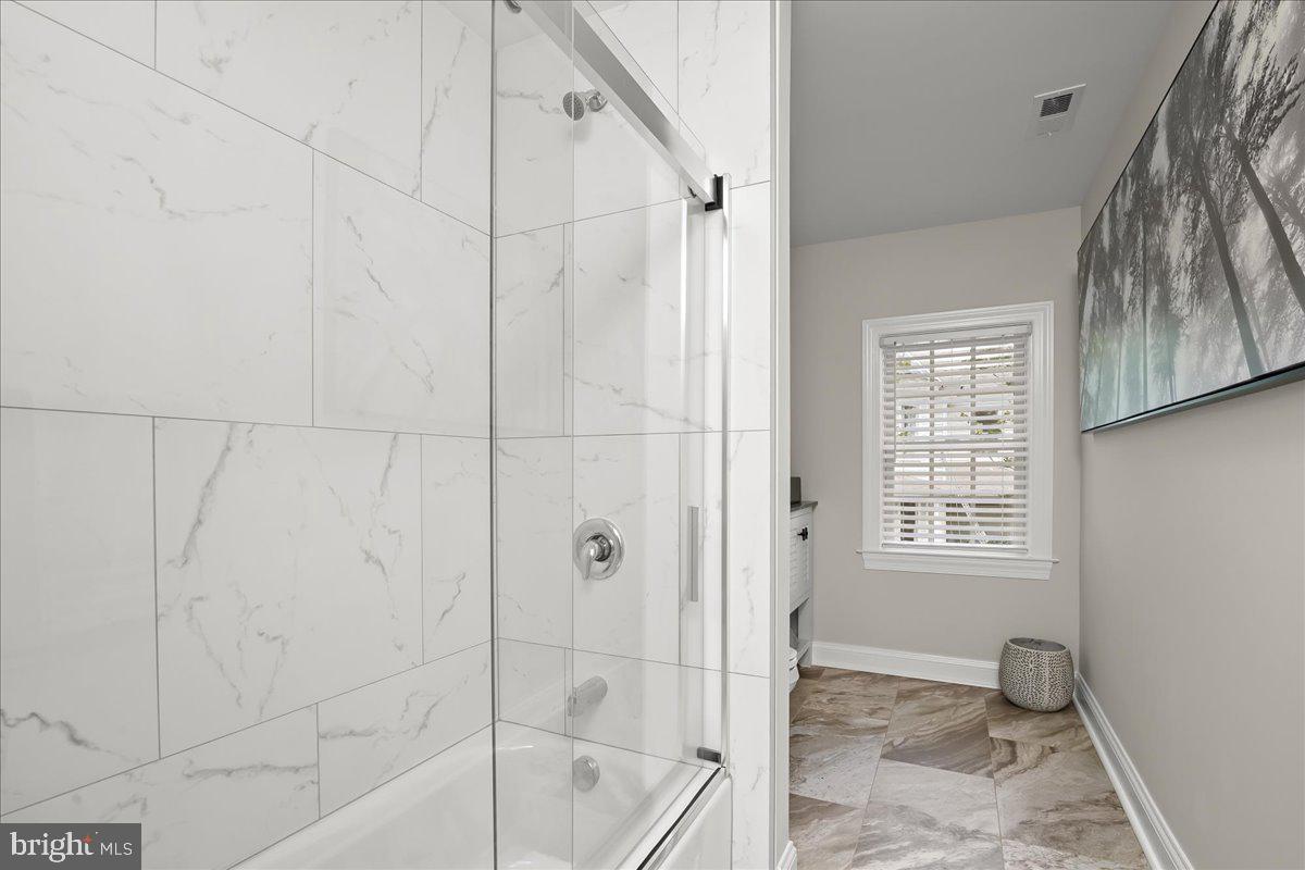 EASTON - Residential