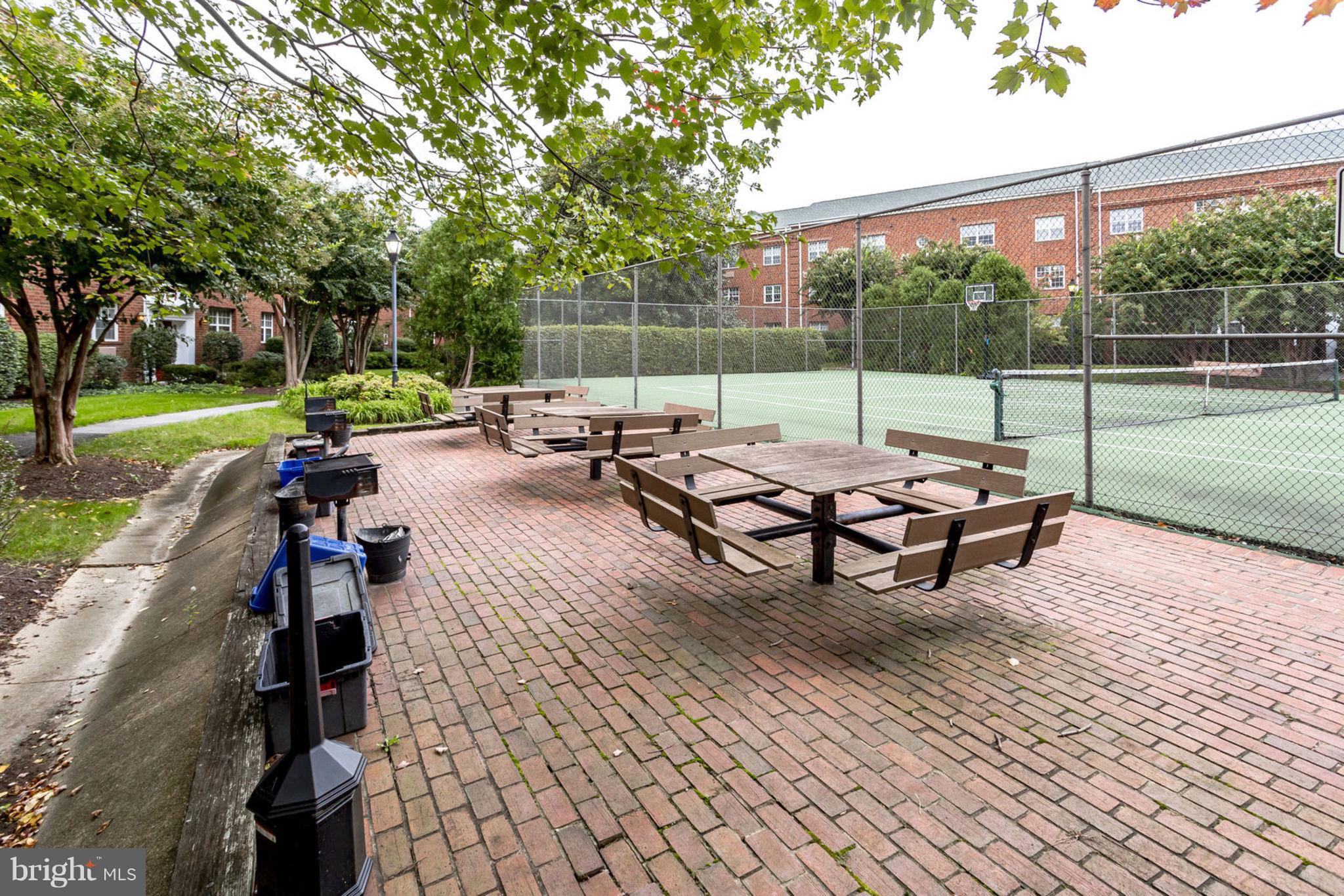 POTOWMACK CROSSING - Residential