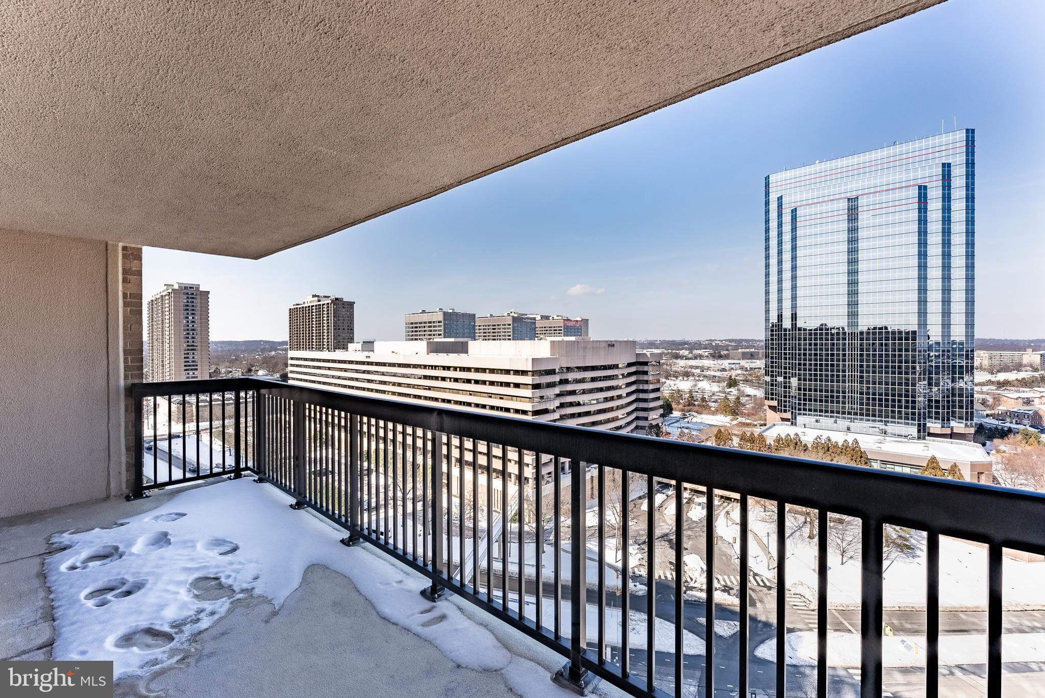 SKYLINE HOUSE - Residential