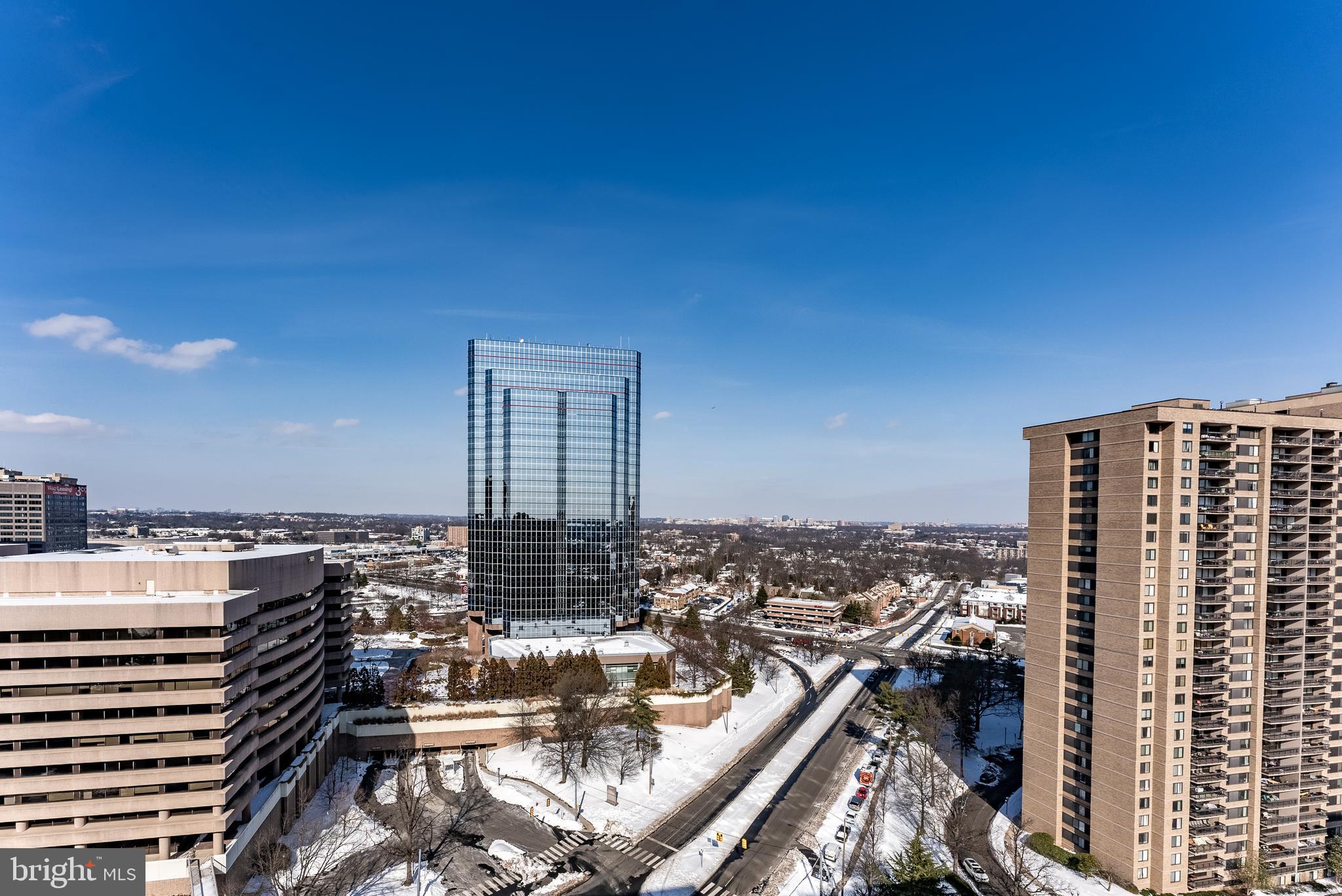 SKYLINE HOUSE - Residential