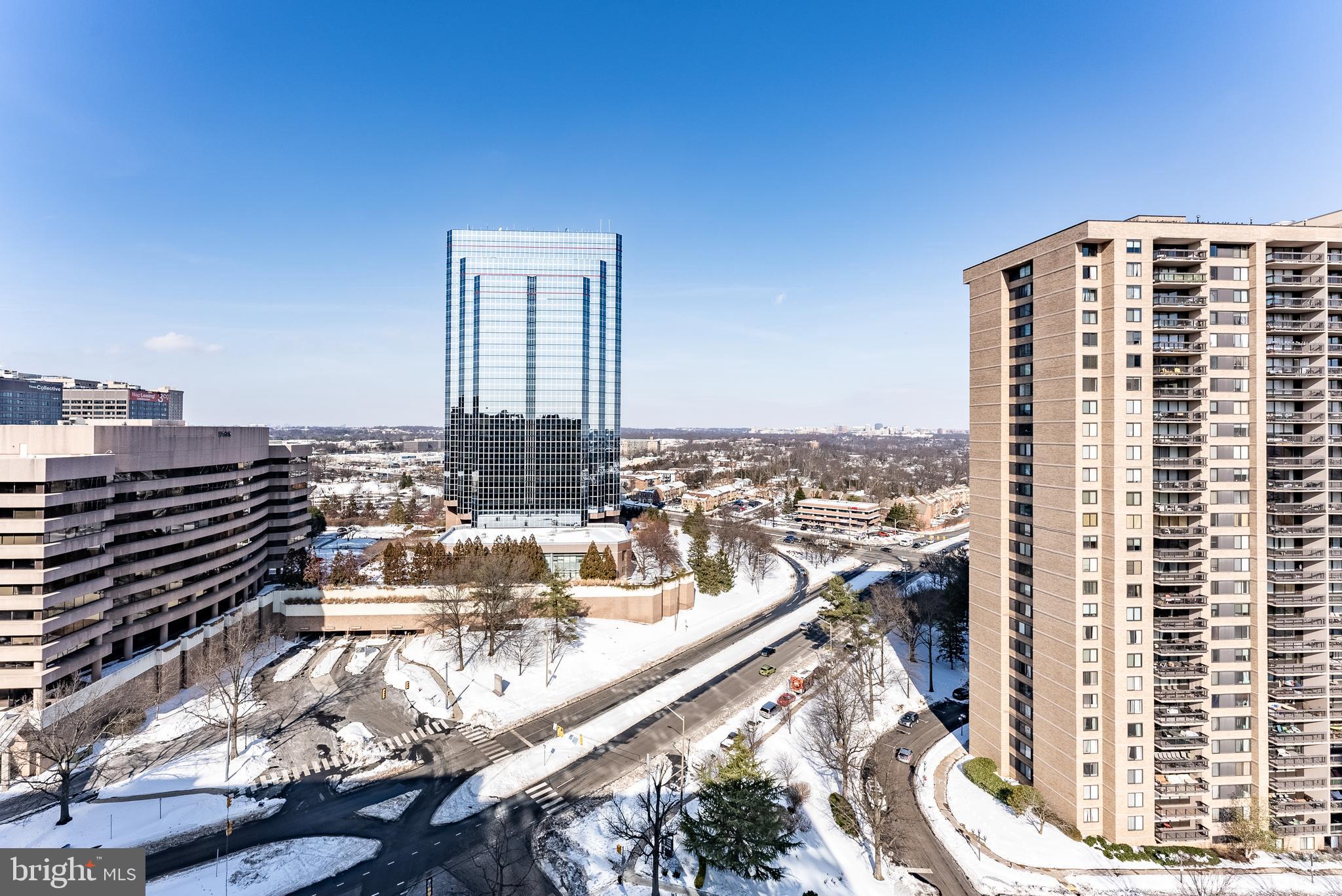 SKYLINE HOUSE - Residential