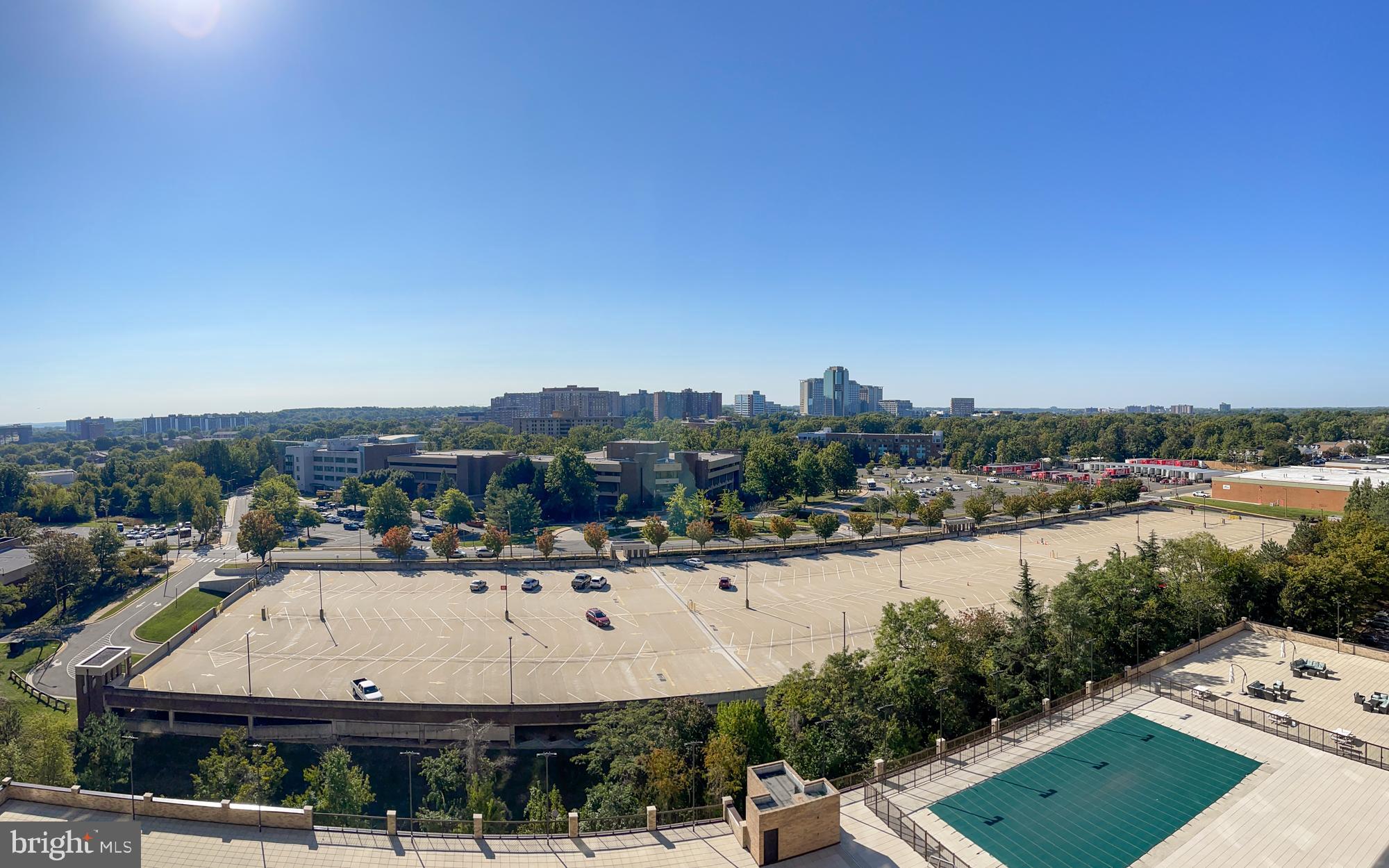 SKYLINE HOUSE - Residential