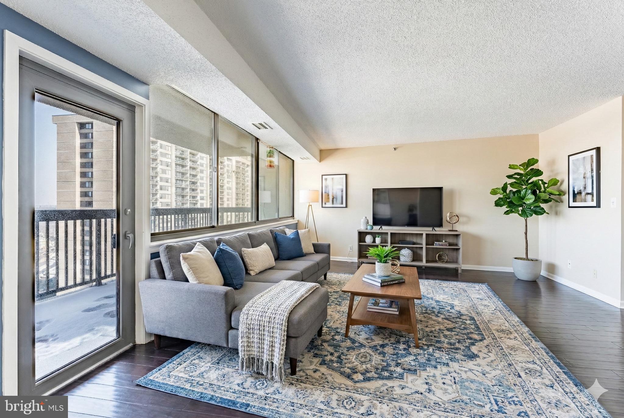 SKYLINE HOUSE - Residential