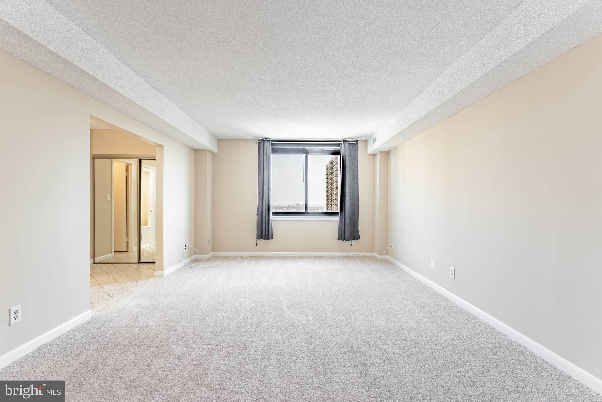 SKYLINE HOUSE - Residential