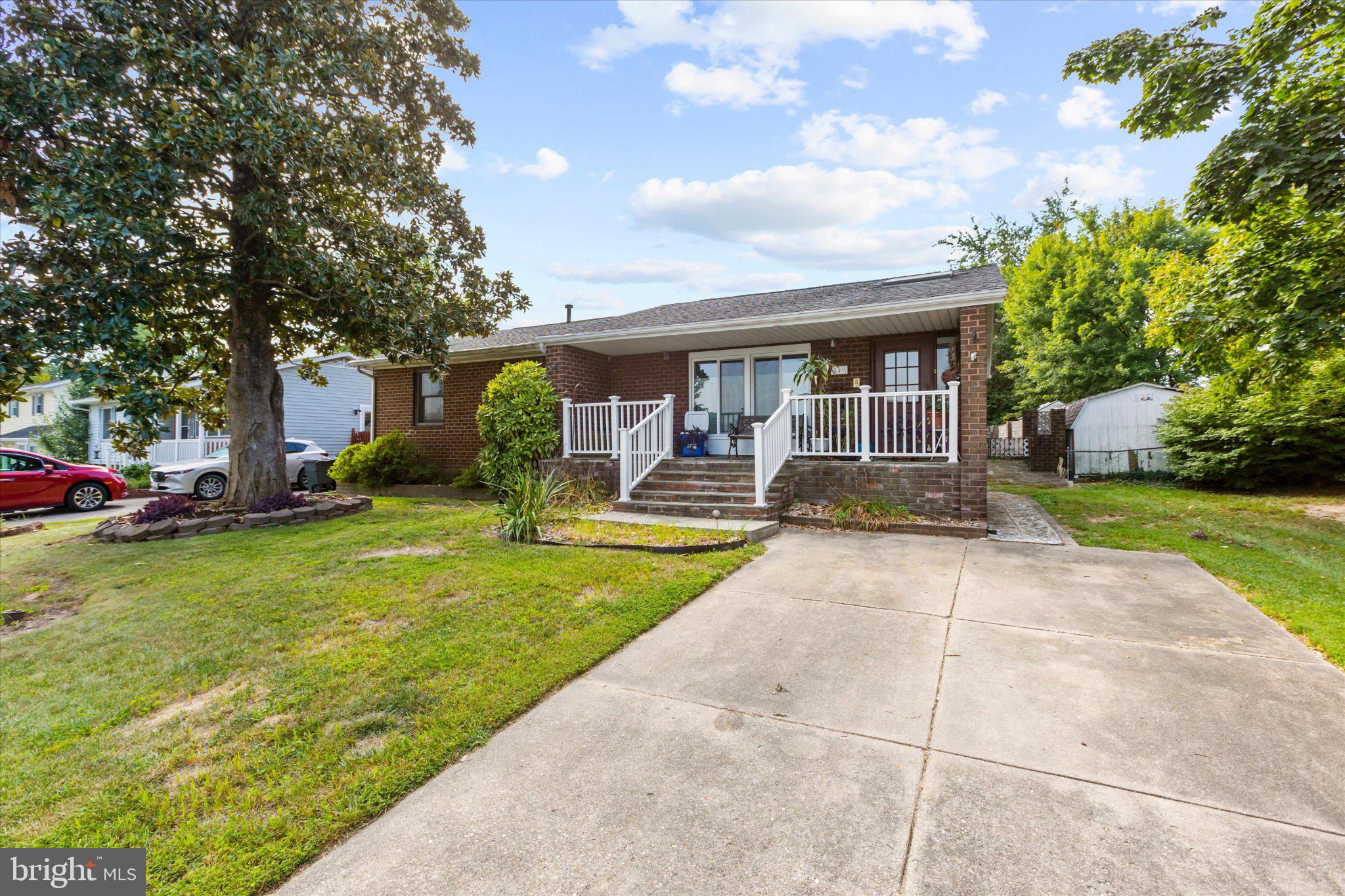 549 KENORA DRIVE