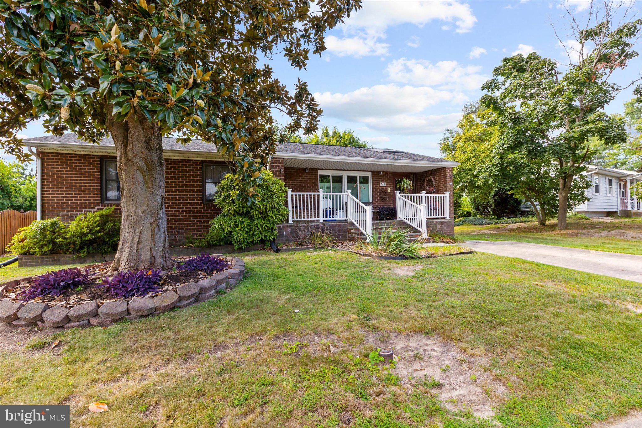 549 KENORA DRIVE