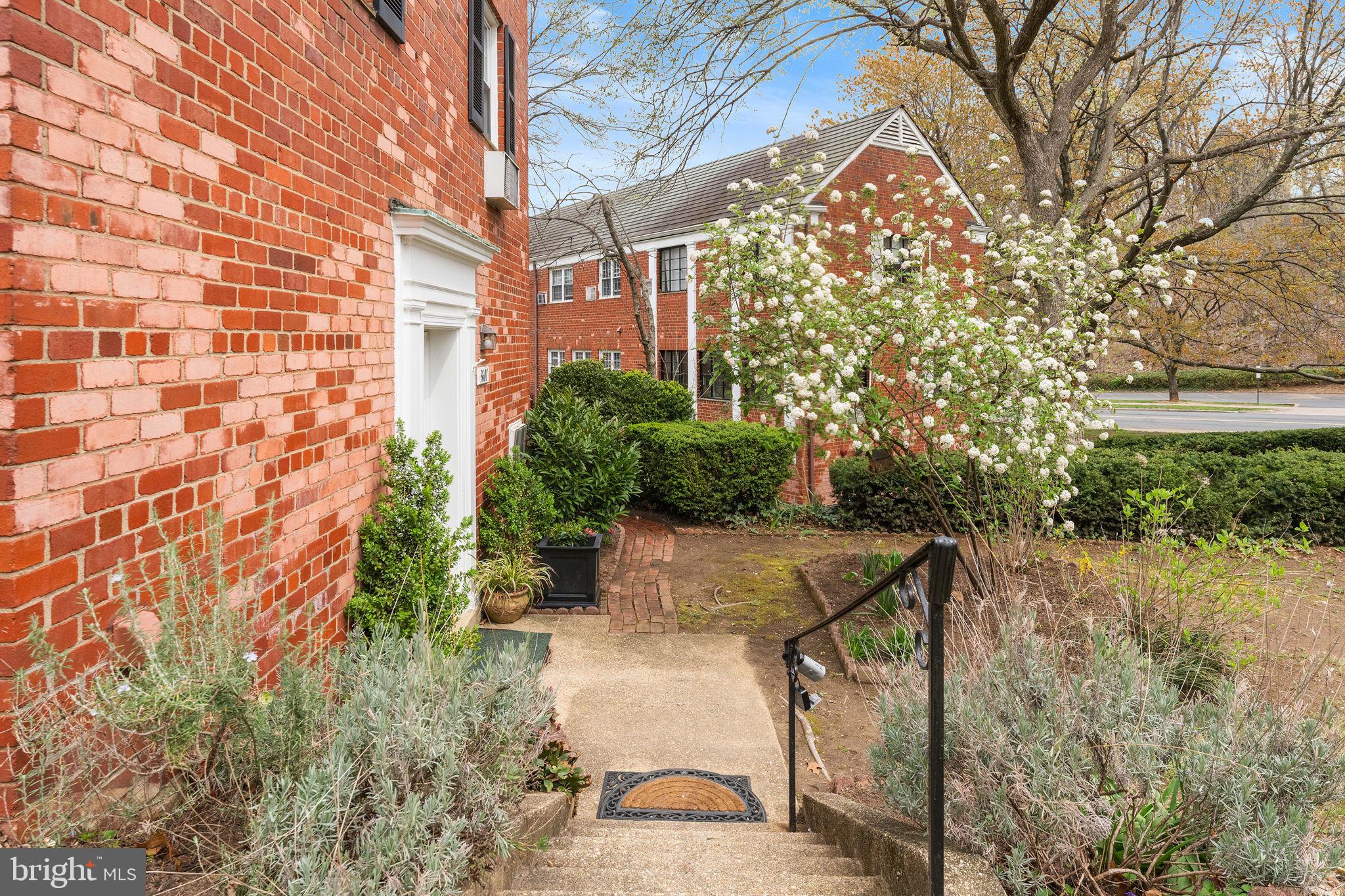 PARKFAIRFAX - Residential