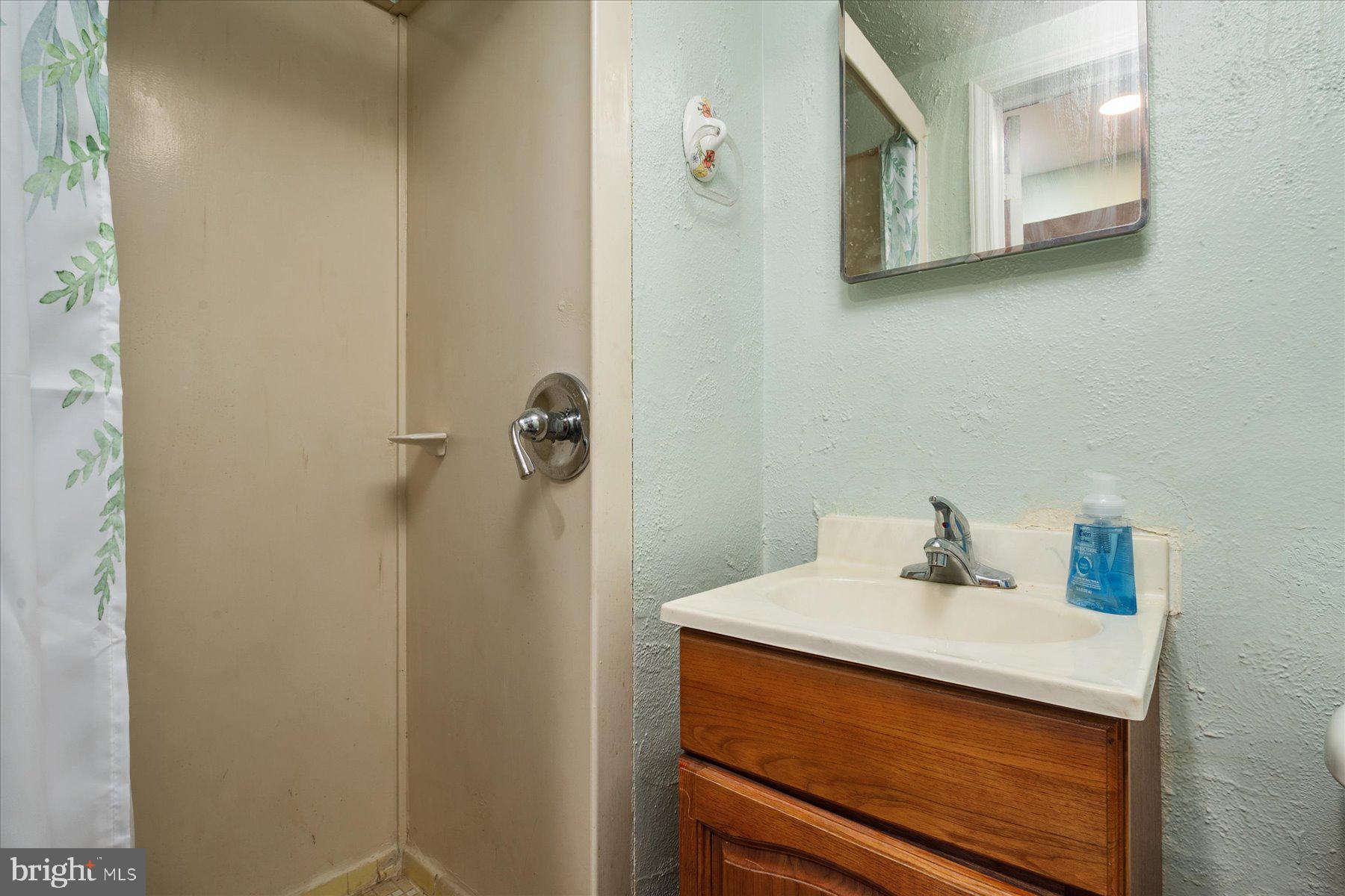 ACADEMY HEIGHTS - Residential