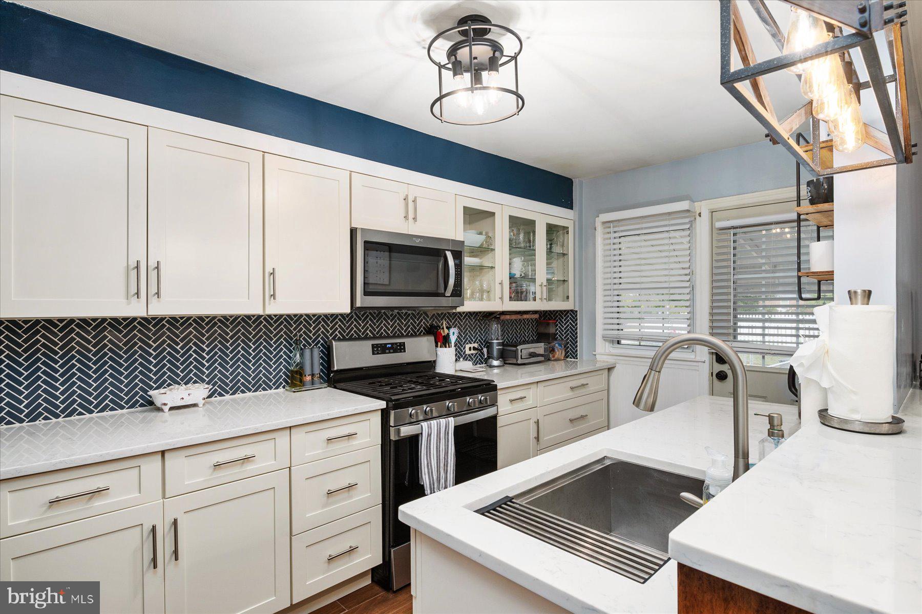 ACADEMY HEIGHTS - Residential