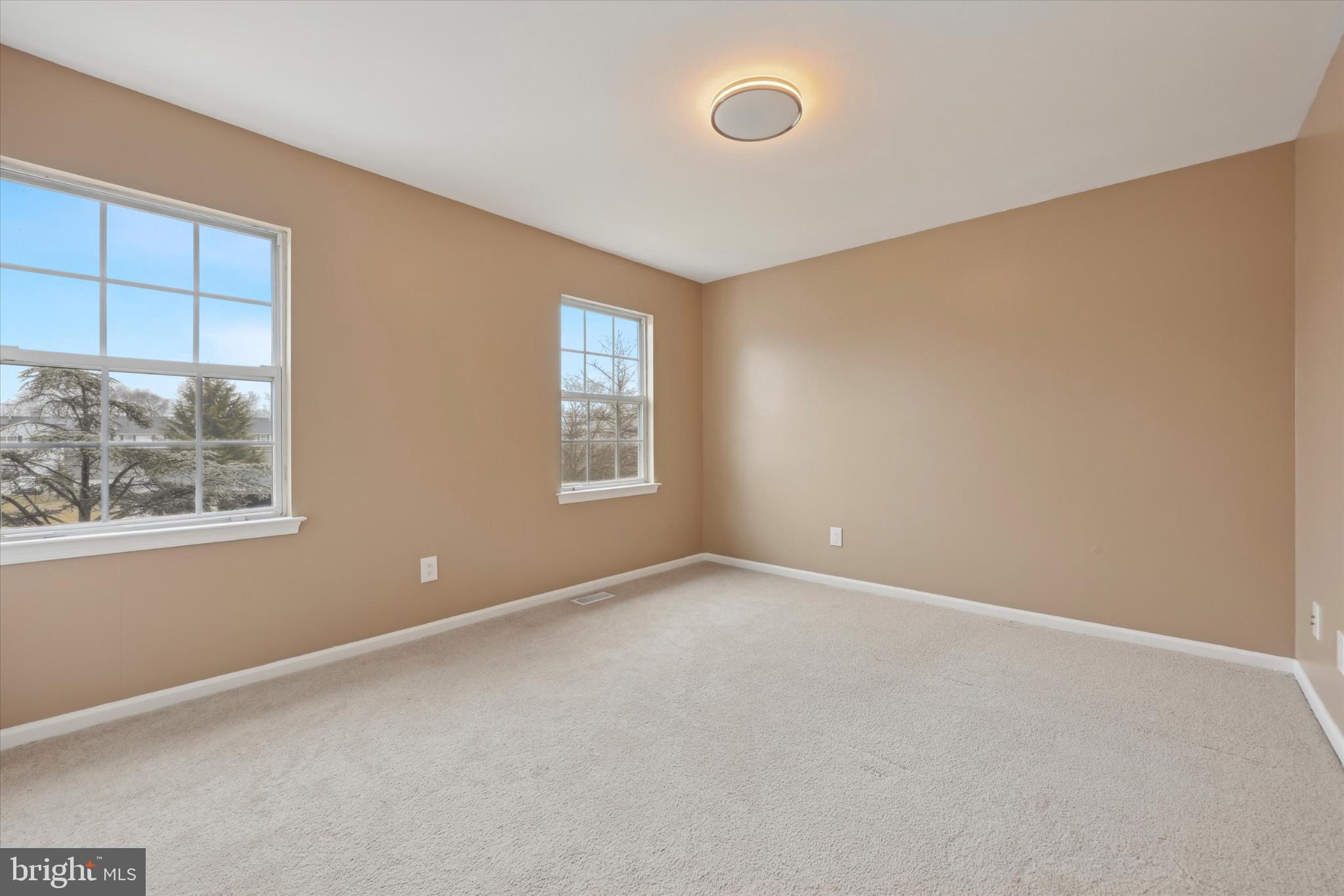 KING MANOR - Residential Lease