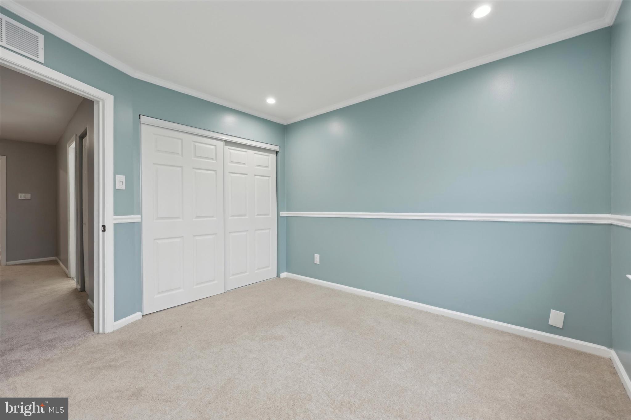 KING MANOR - Residential Lease