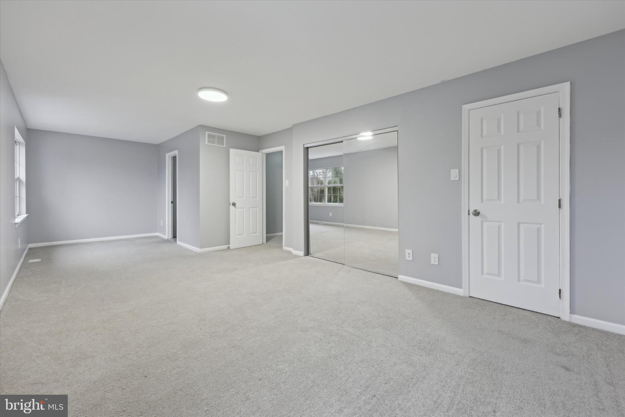 KING MANOR - Residential Lease