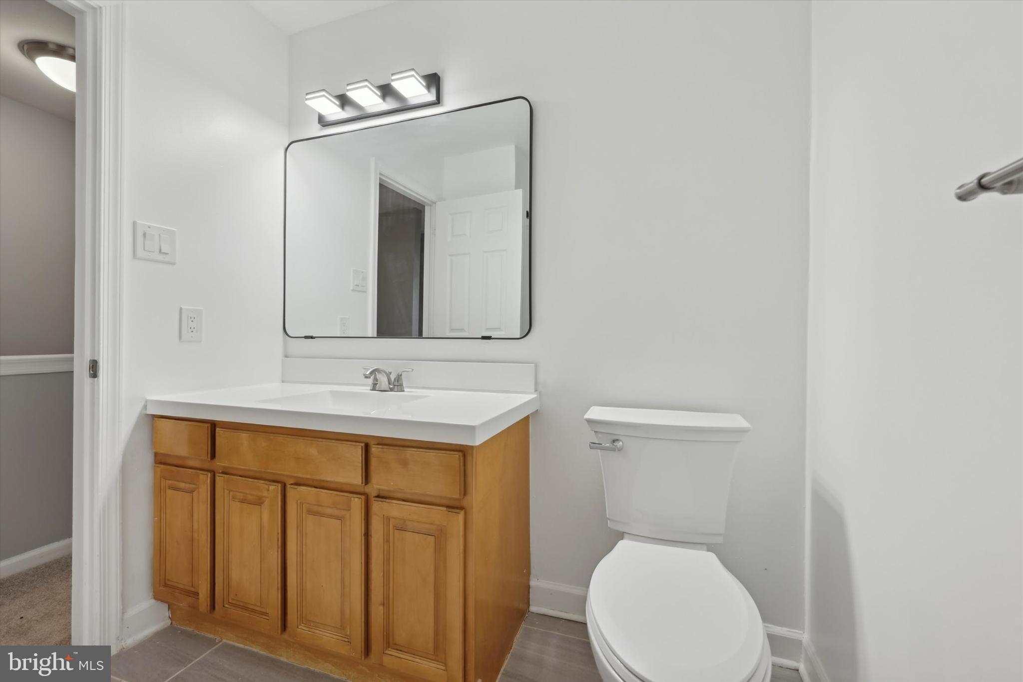 KING MANOR - Residential Lease