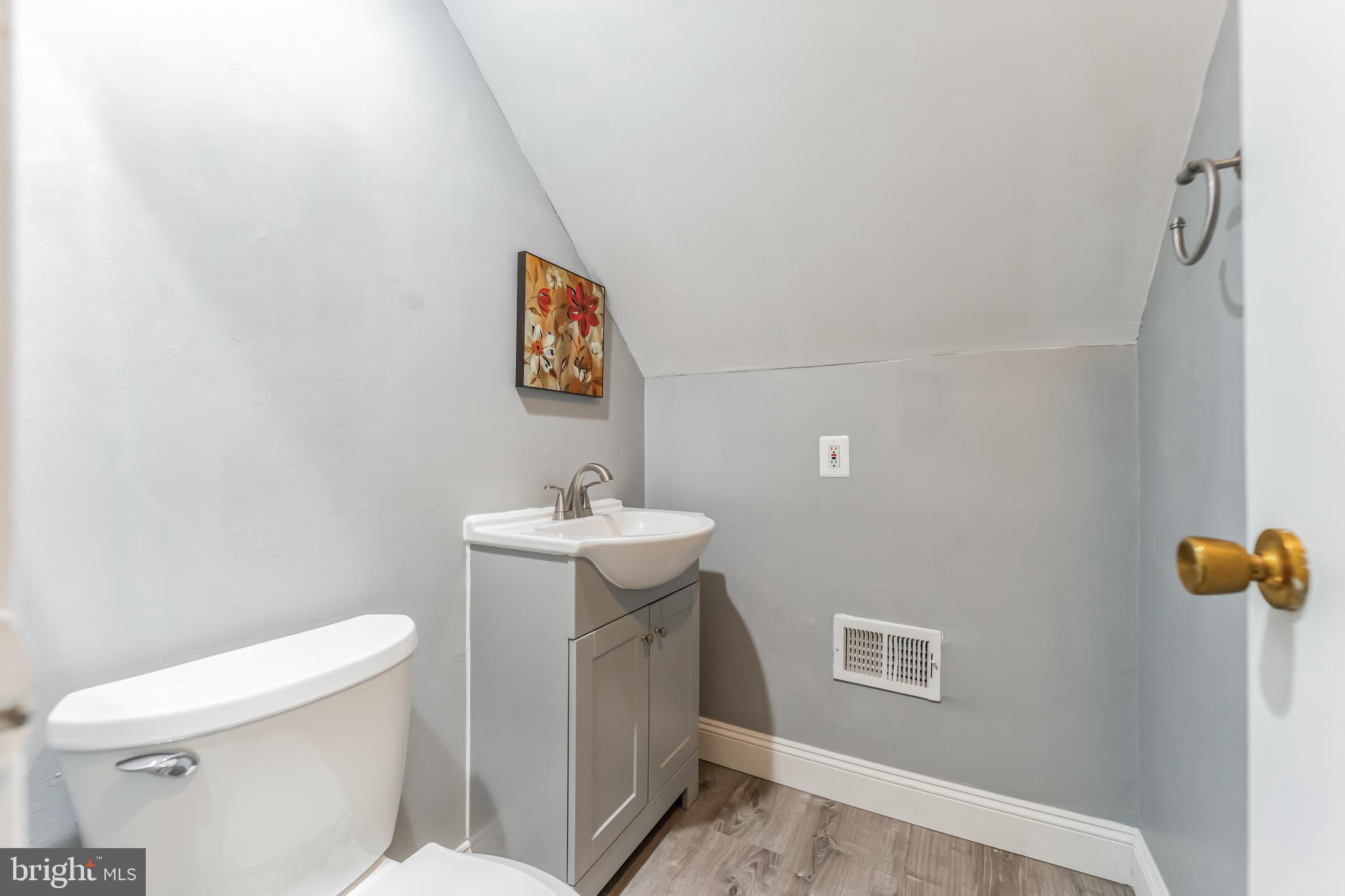 VILLAGE OF HICKORY HOLLOW - Residential