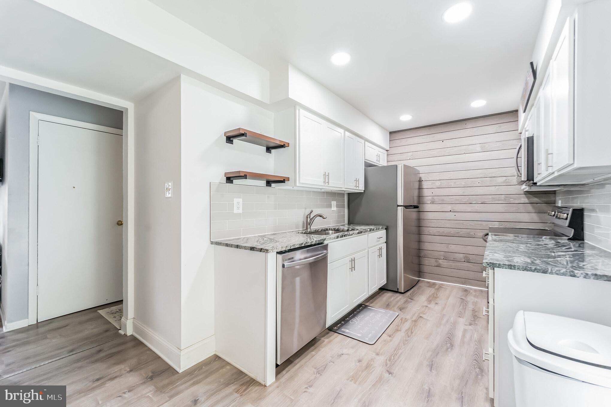 VILLAGE OF HICKORY HOLLOW - Residential