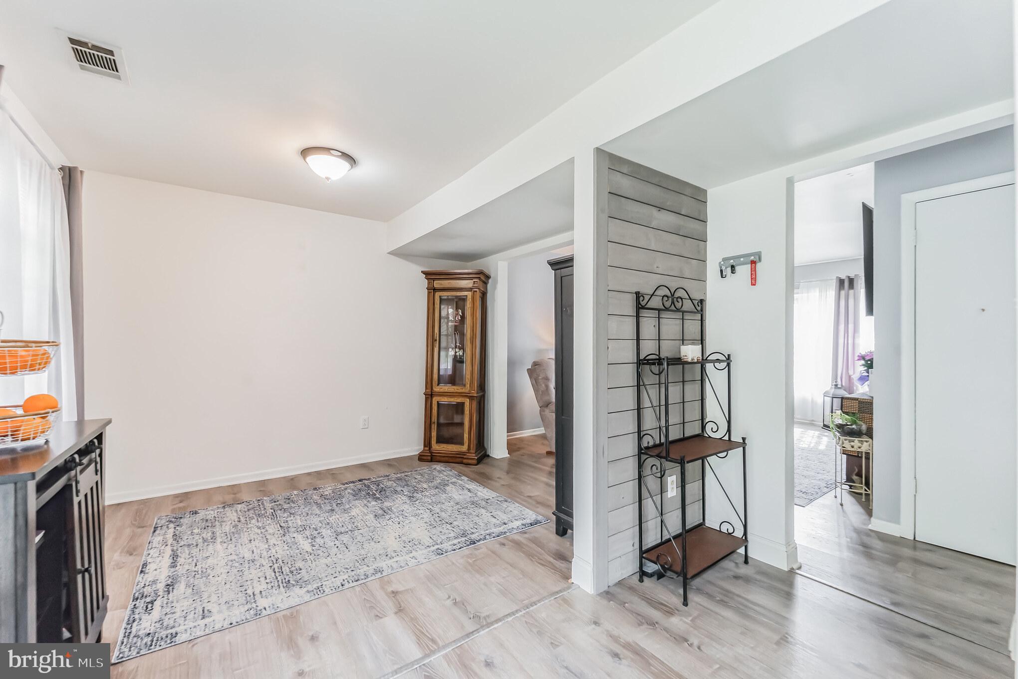 VILLAGE OF HICKORY HOLLOW - Residential