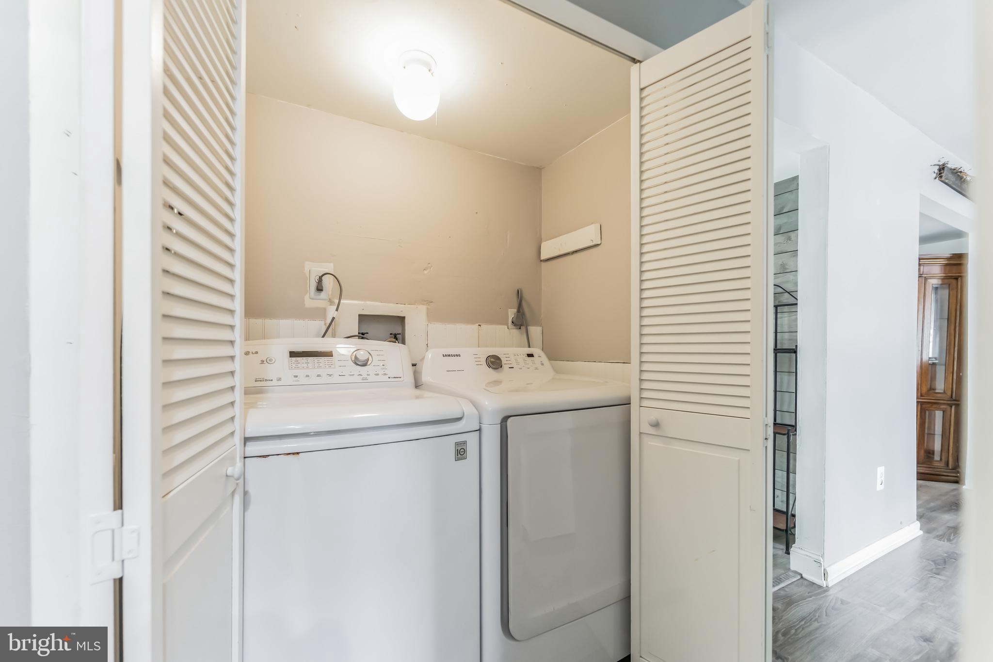 VILLAGE OF HICKORY HOLLOW - Residential