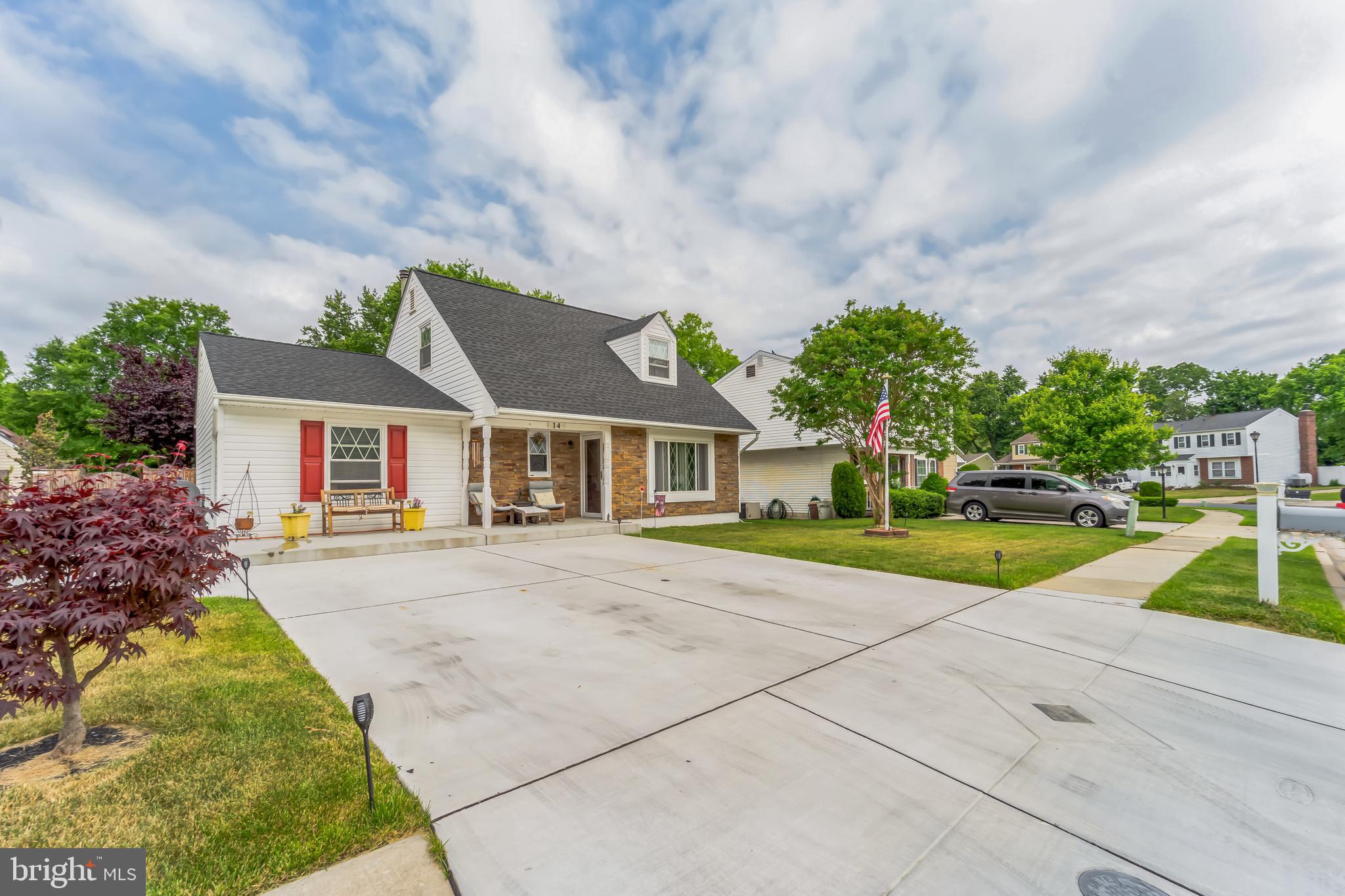 VILLAGE OF HICKORY HOLLOW - Residential